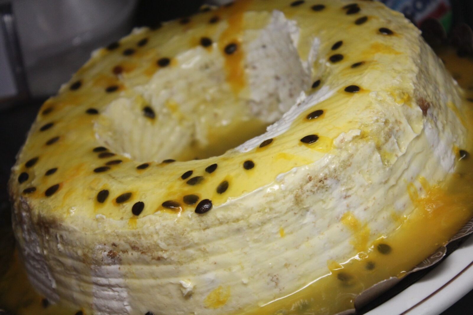 Canon EOS 1100D (EOS Rebel T3 / EOS Kiss X50) sample photo. Passion fruit cake, cake photography