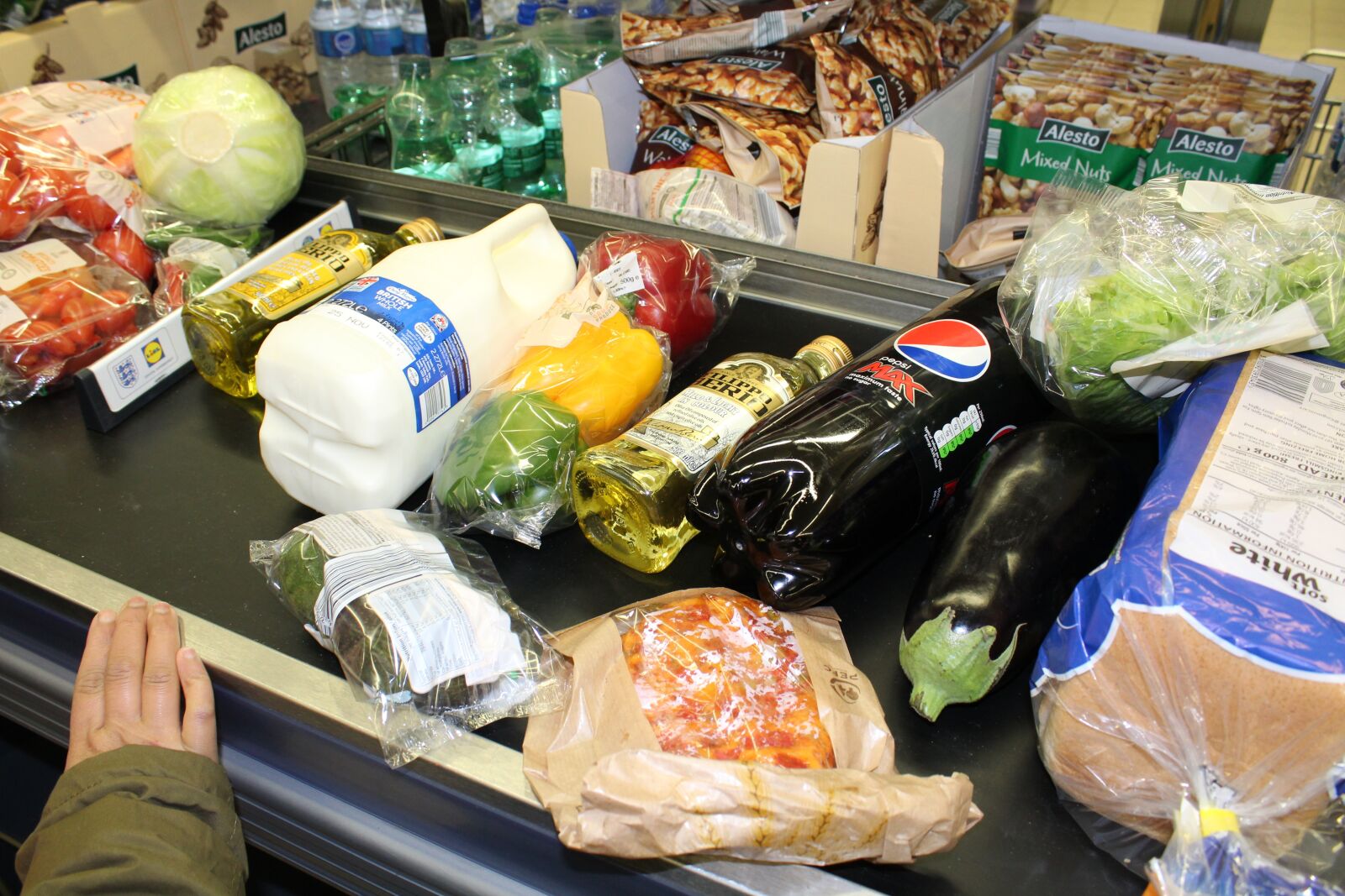 Canon EOS 1300D (EOS Rebel T6 / EOS Kiss X80) sample photo. Grocery, shopping, food photography