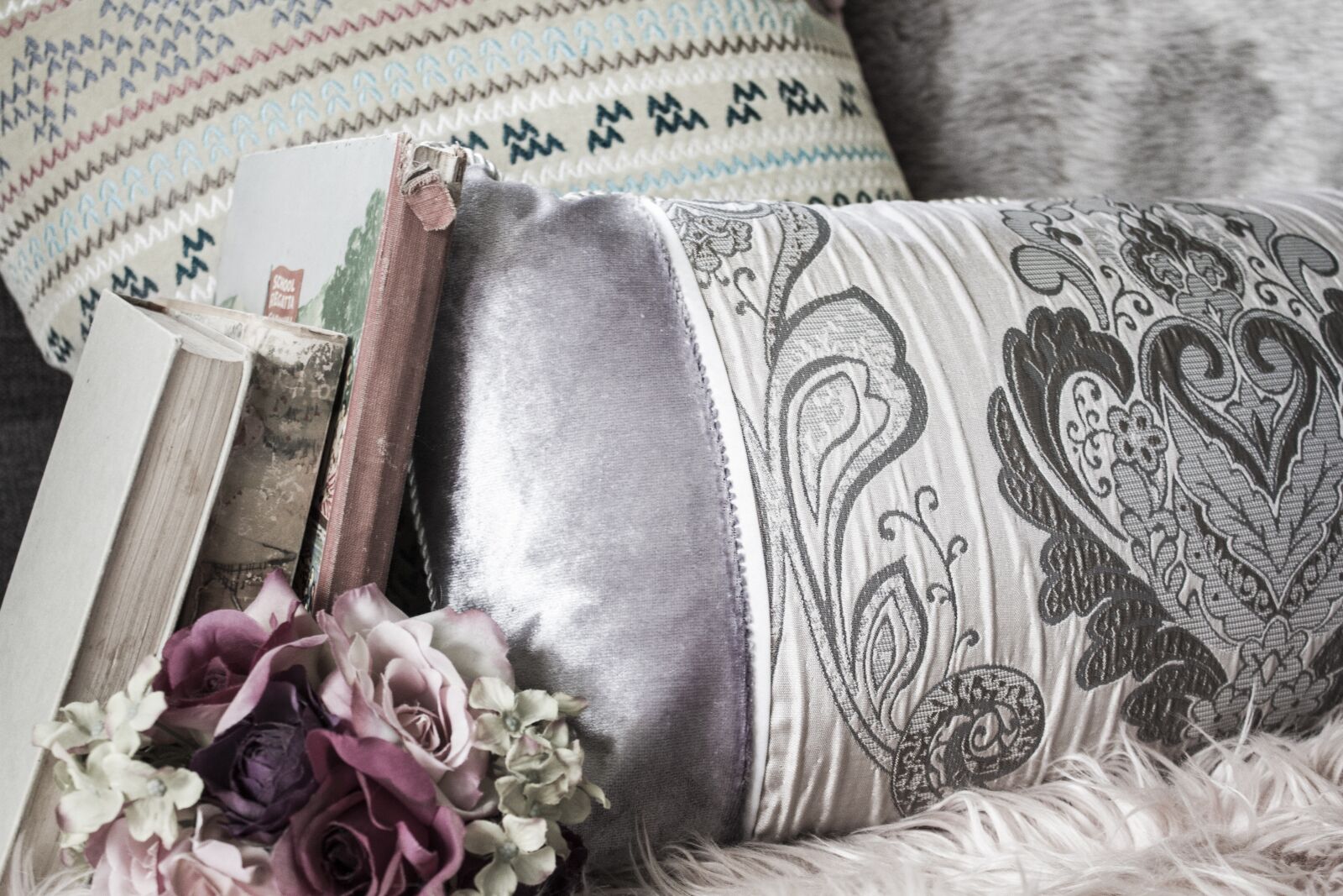 Canon EOS 7D sample photo. Desktop, old, decoration photography