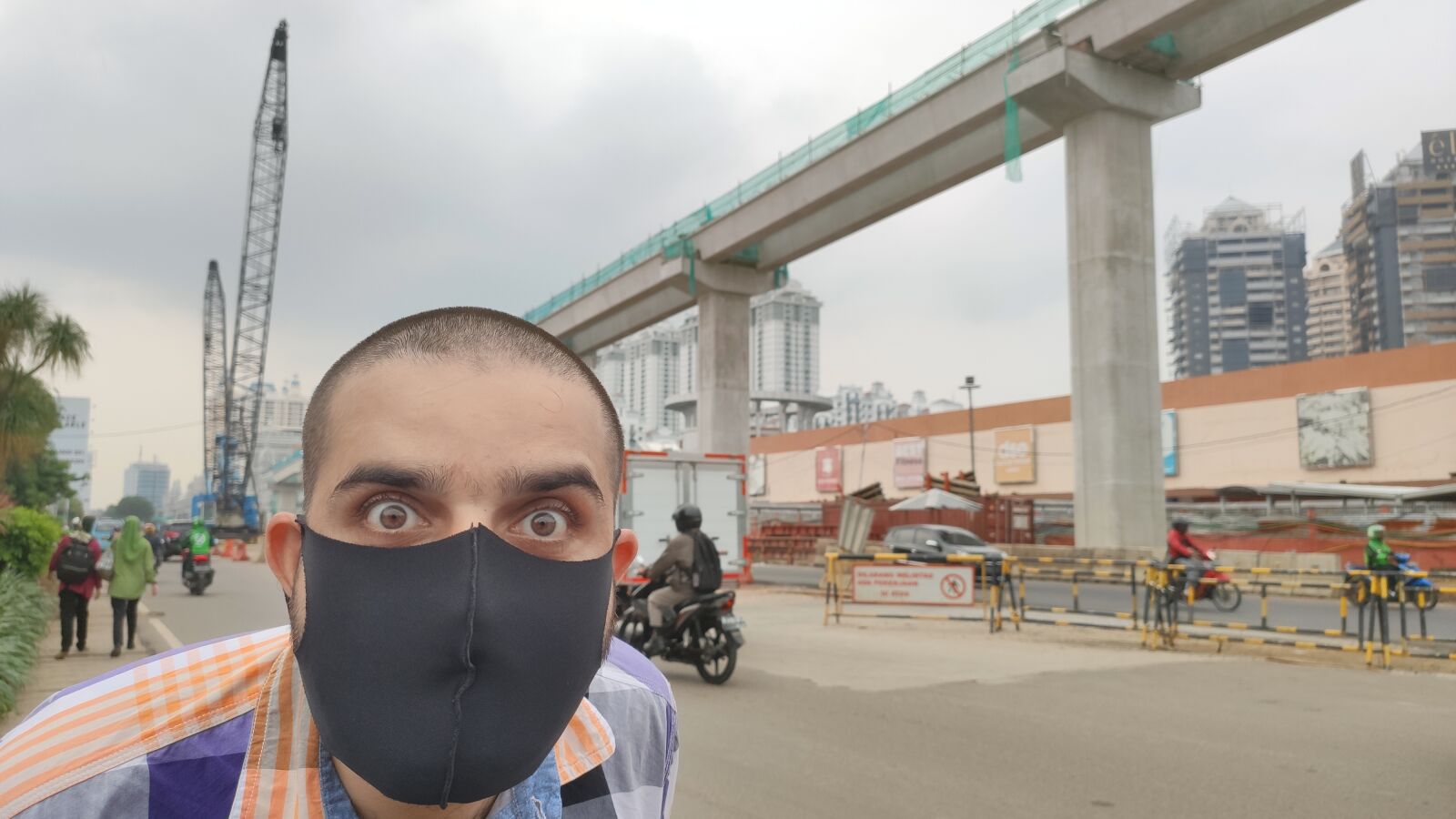 Xiaomi MI 9 sample photo. Eye, background, retouch photography