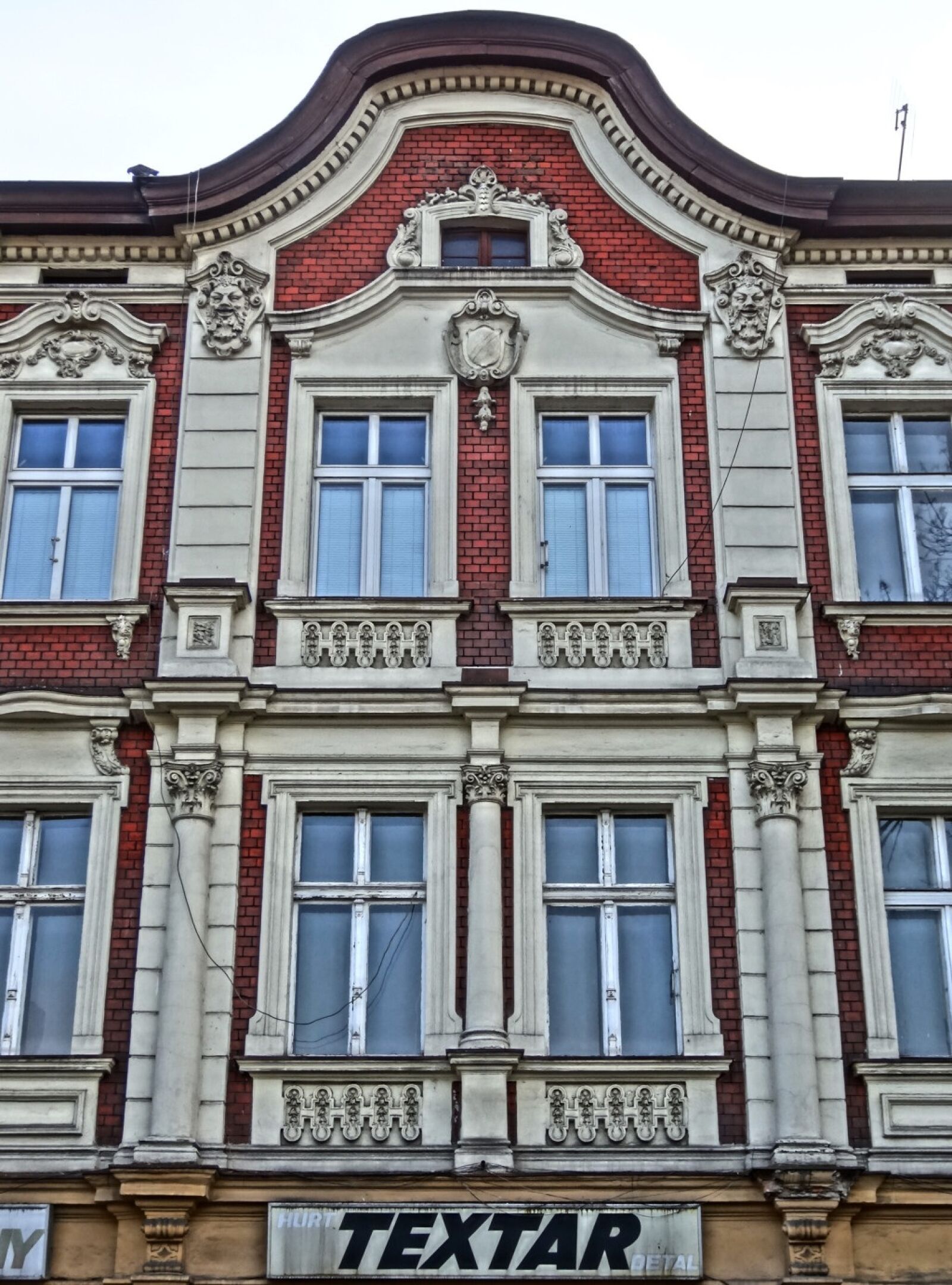 Sony Cyber-shot DSC-HX20V sample photo. Bydgoszcz, windows, building photography