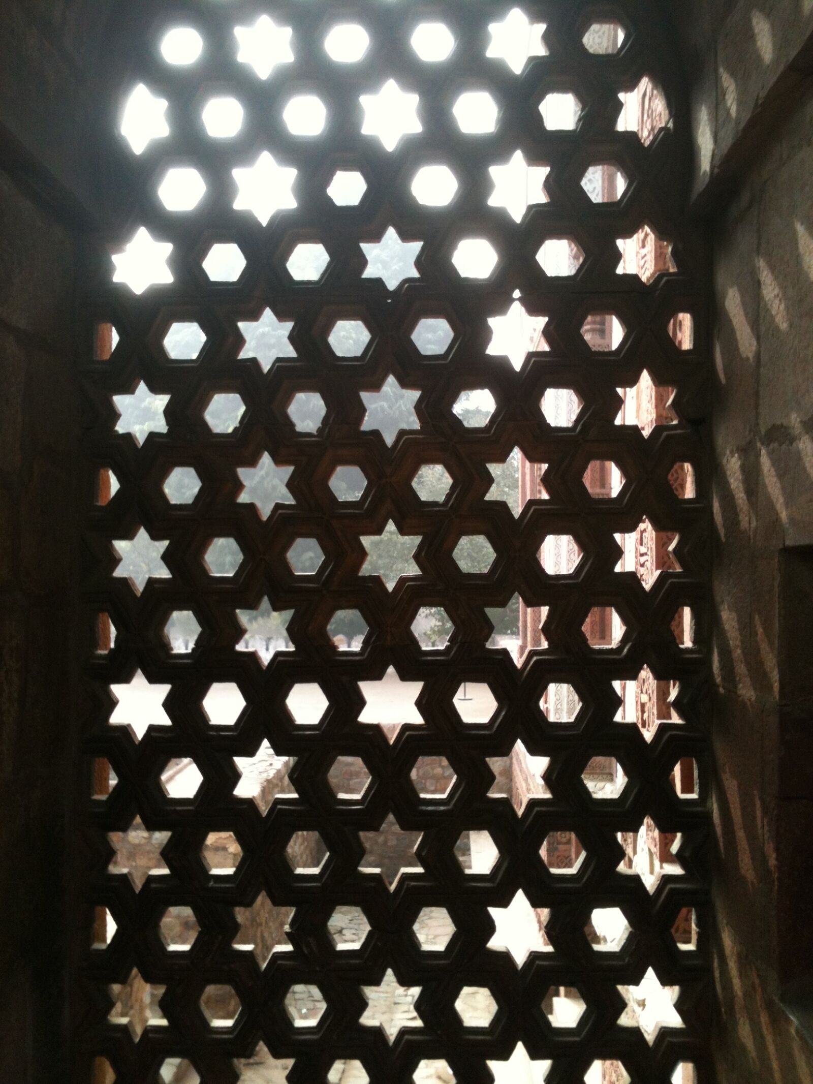 Apple iPhone 3GS sample photo. Pattern, shapes, temple, window photography