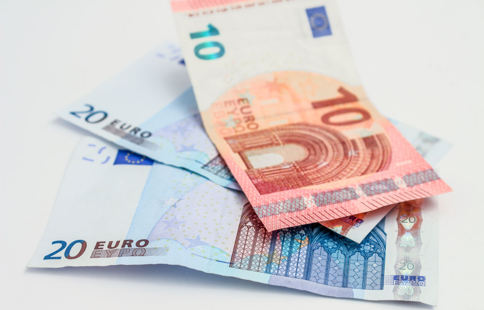 Canon EOS 700D (EOS Rebel T5i / EOS Kiss X7i) sample photo. Money, bills, currency, euros photography