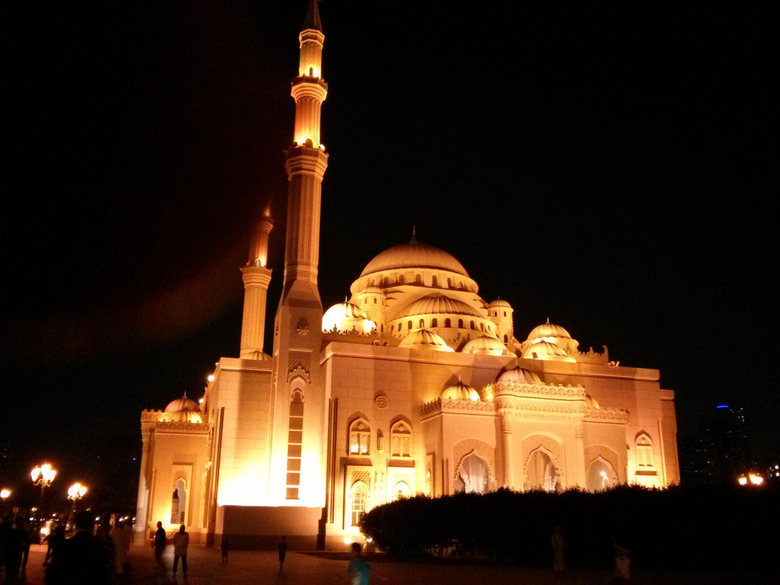 LG Nexus 4 sample photo. Lights, lightshow, mosque photography