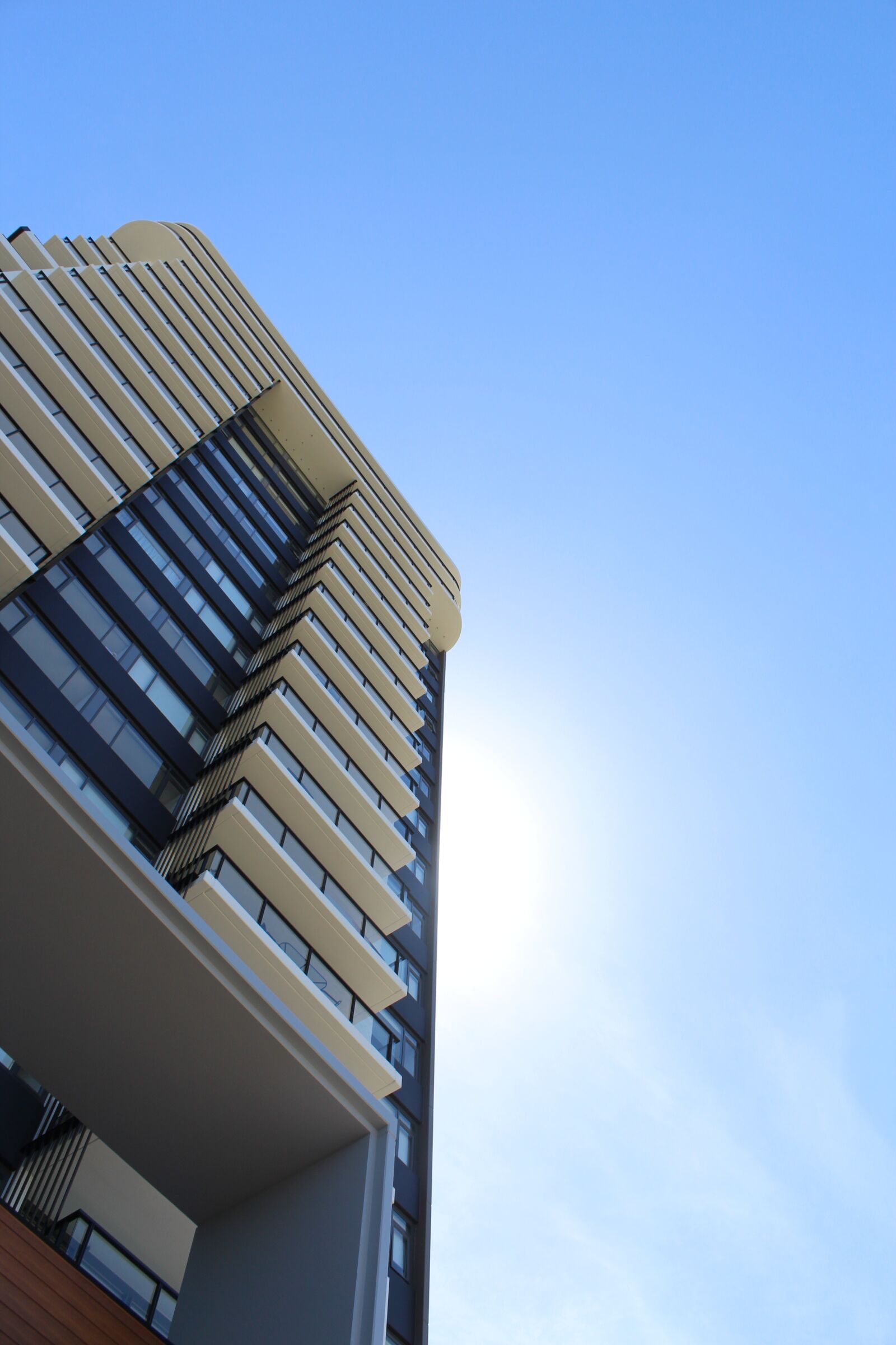 Canon EOS 650D (EOS Rebel T4i / EOS Kiss X6i) sample photo. Building, apartment, sky photography