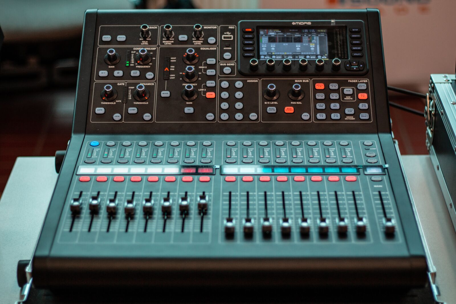 Canon EOS 700D (EOS Rebel T5i / EOS Kiss X7i) sample photo. Fader, volume control, audio photography