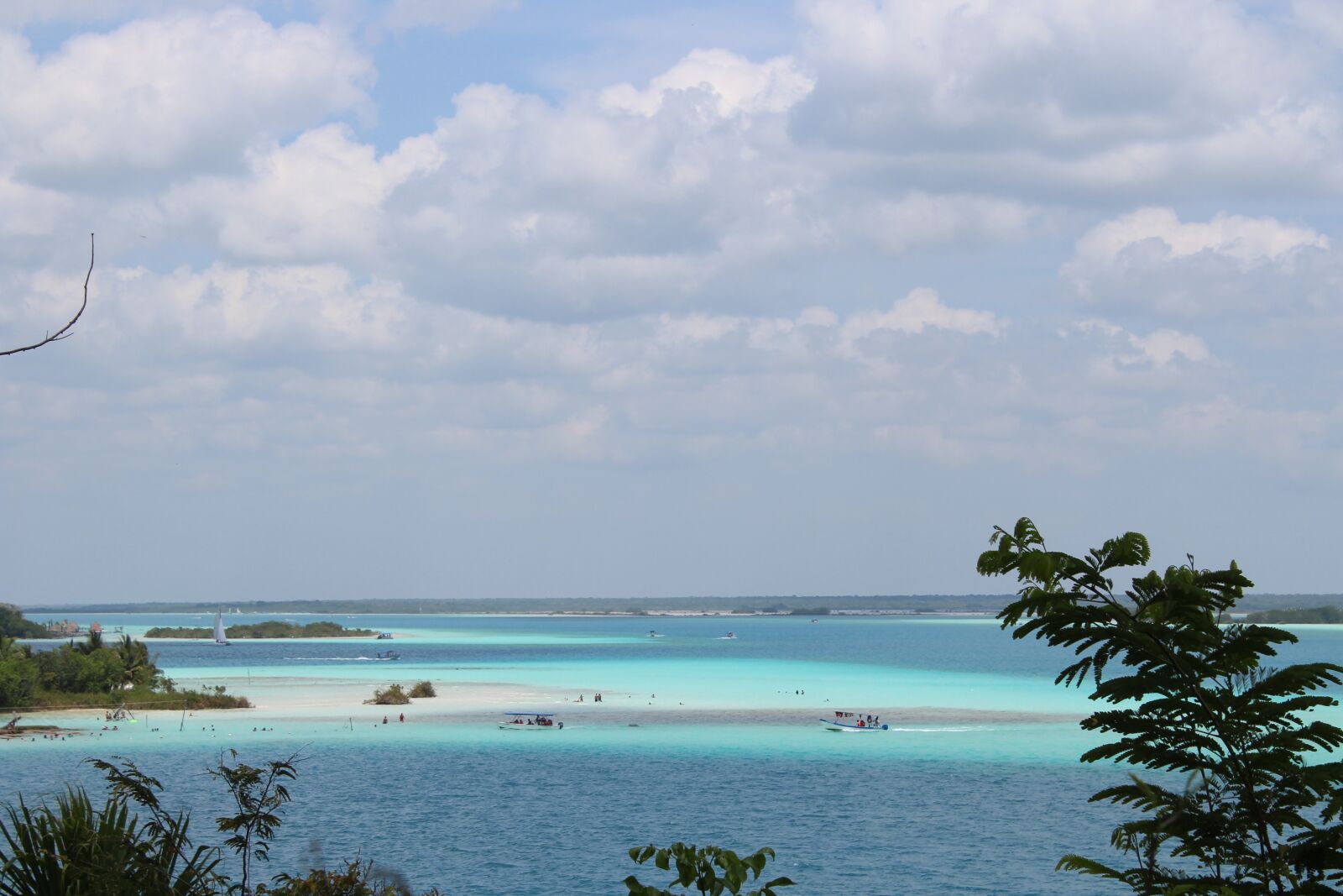 Canon EOS 1300D (EOS Rebel T6 / EOS Kiss X80) sample photo. Bacalar, fashion, holiday photography