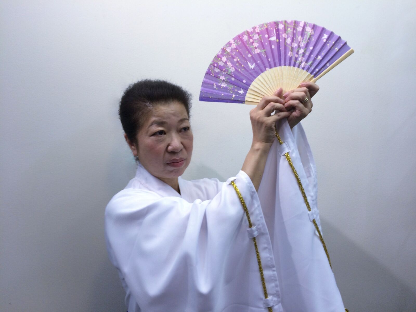 iPhone 5s back camera 4.15mm f/2.2 sample photo. Japanese, dance, auspicious occasion photography