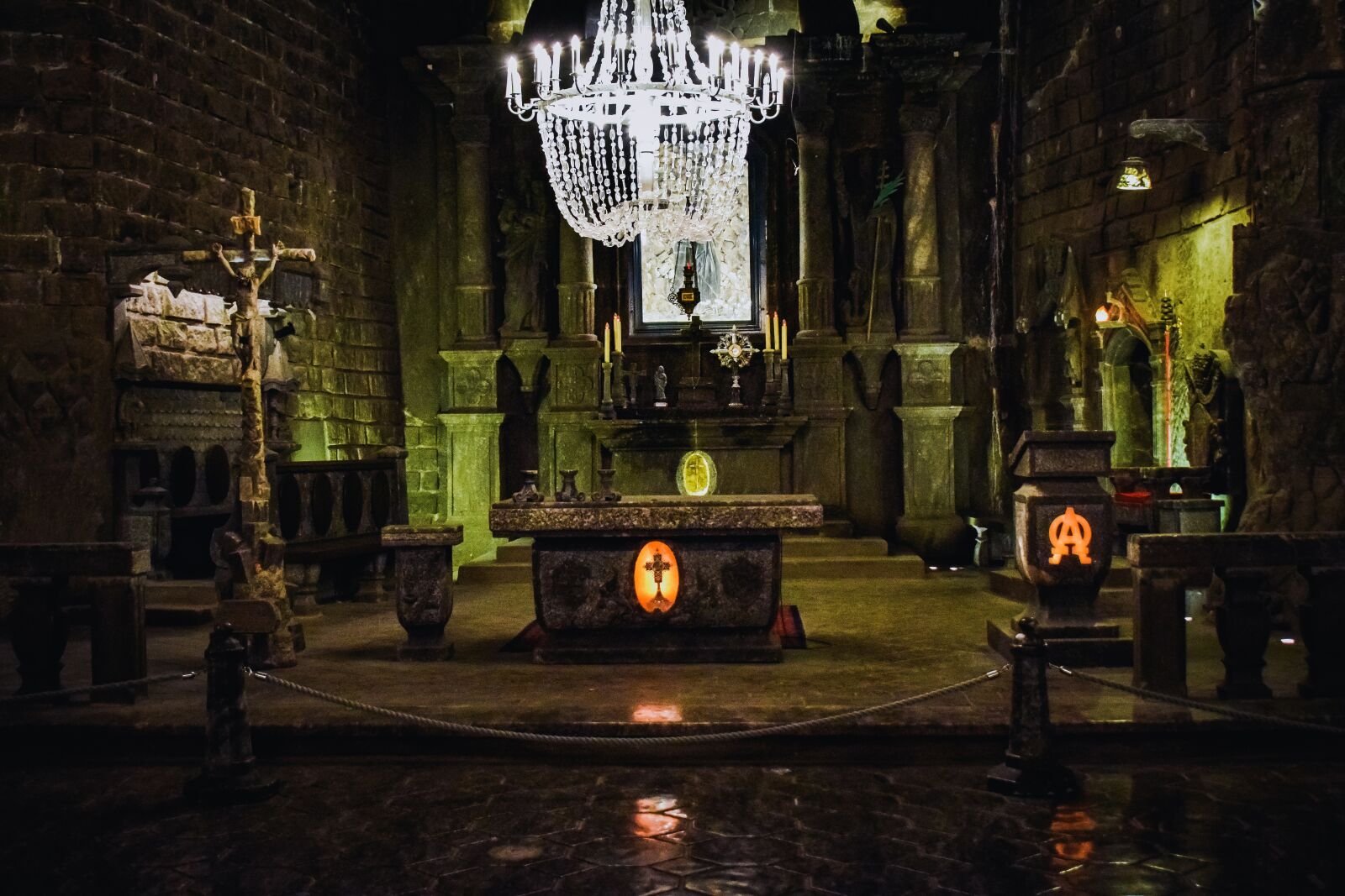 Nikon D3300 sample photo. Wieliczka salt mine, church photography