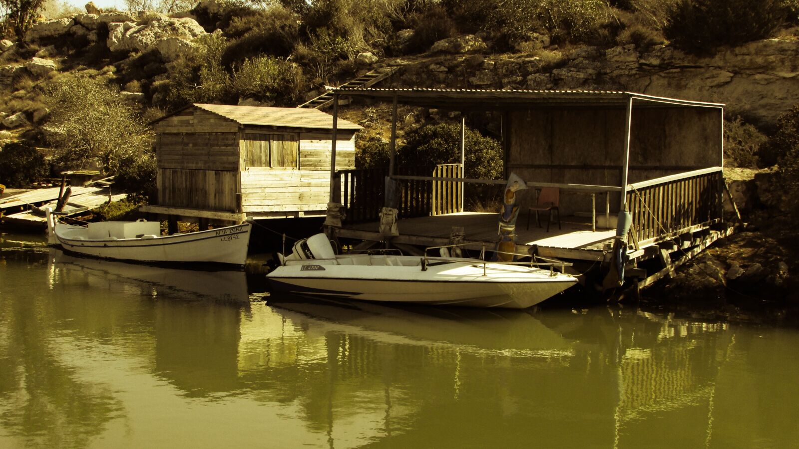 Canon PowerShot SX400 IS sample photo. Fishing boat, fishing shelter photography