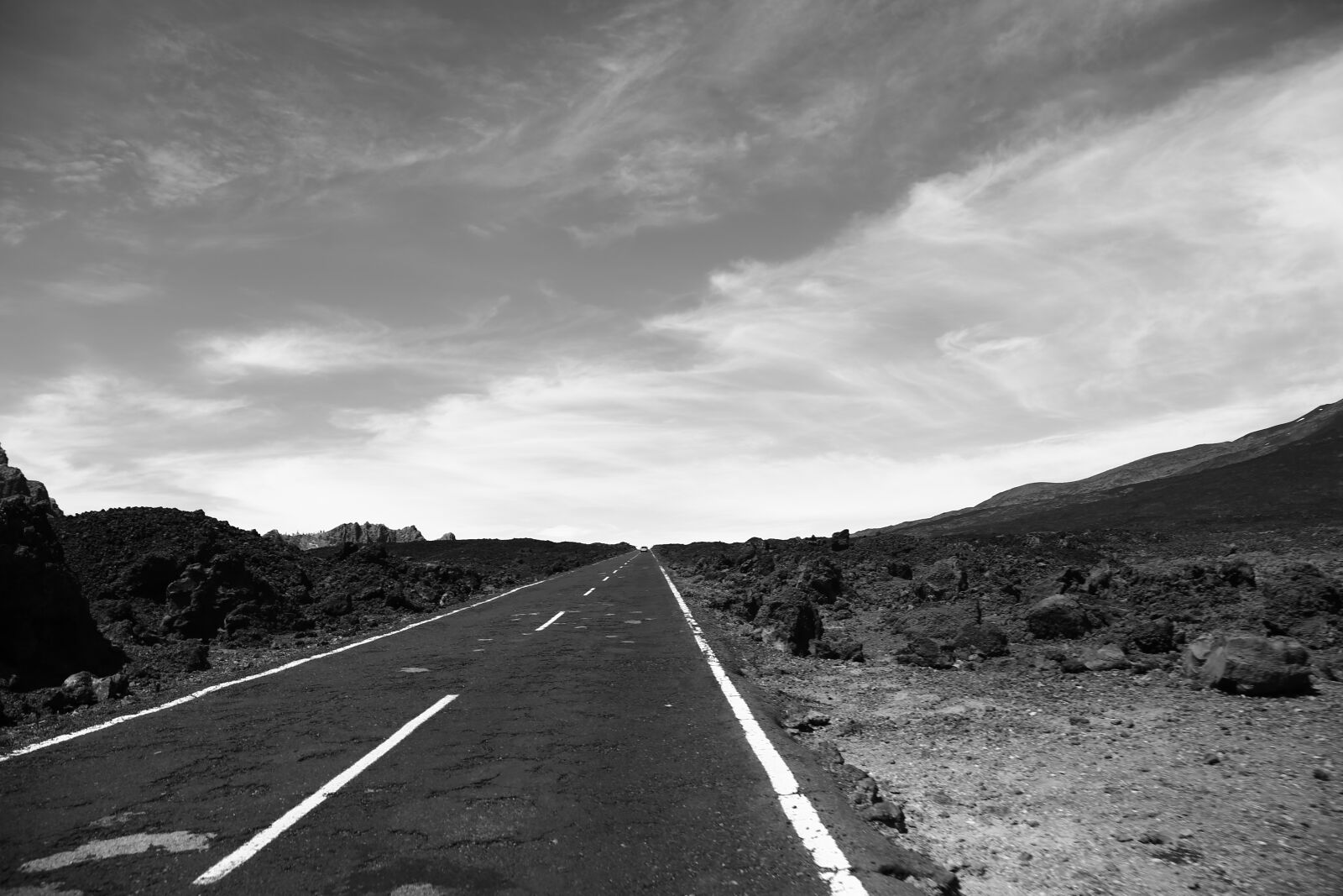 Canon EF 24-105mm F3.5-5.6 IS STM sample photo. Road, black and white photography