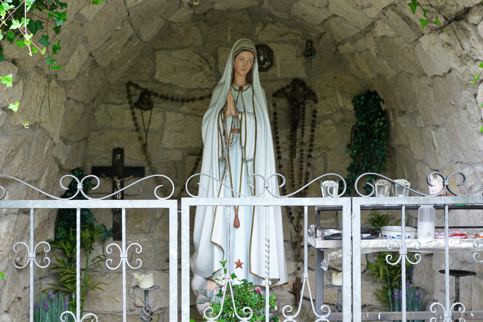 Sony ILCA-77M2 + Sony DT 16-50mm F2.8 SSM sample photo. Maria, birth, chapel photography