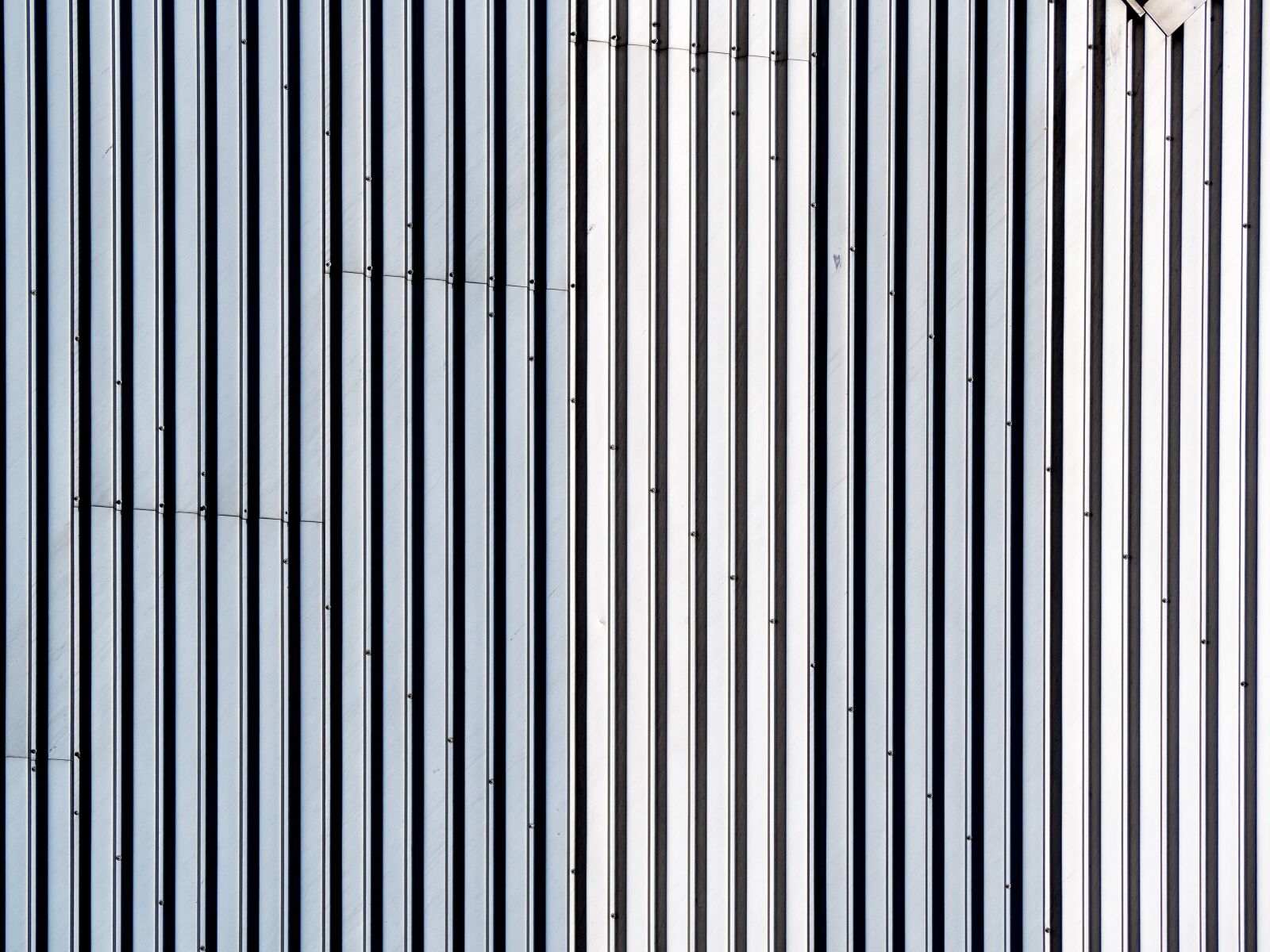 Olympus OM-D E-M10 II sample photo. Facade, building facade, structures photography