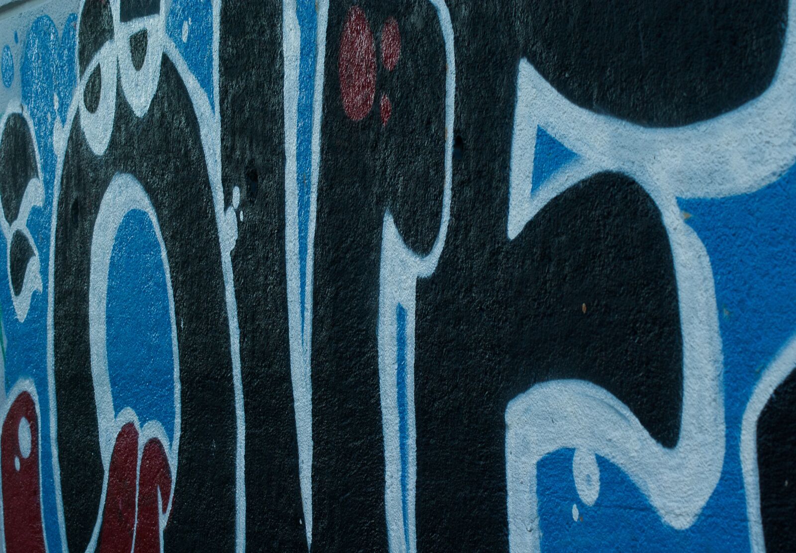 Tamron AF 70-300mm F4-5.6 Di LD Macro sample photo. Grafitti, street art, mural photography