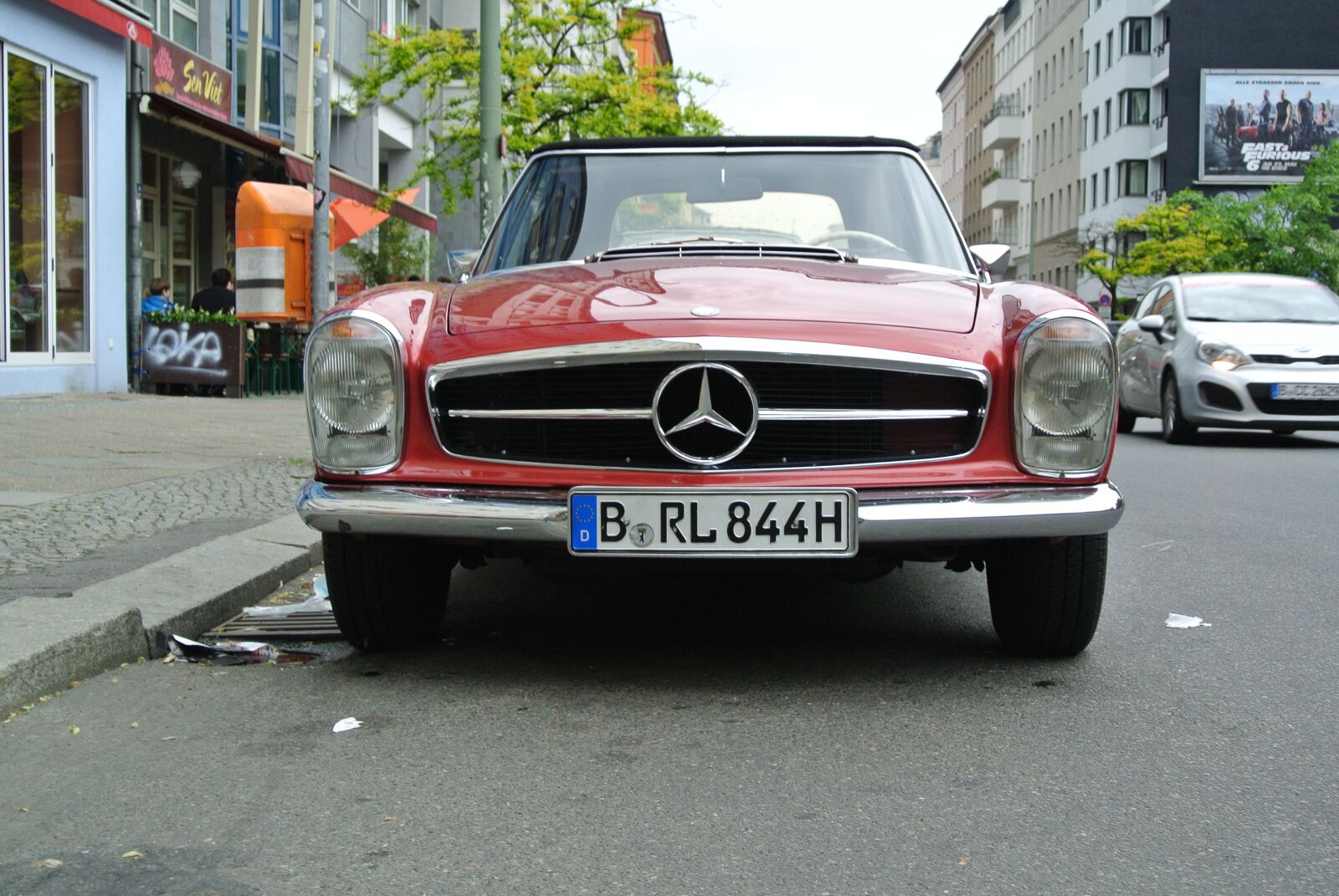 Nikon 1 Nikkor VR 10-30mm F3.5-5.6 sample photo. Car, mercedes, classic photography