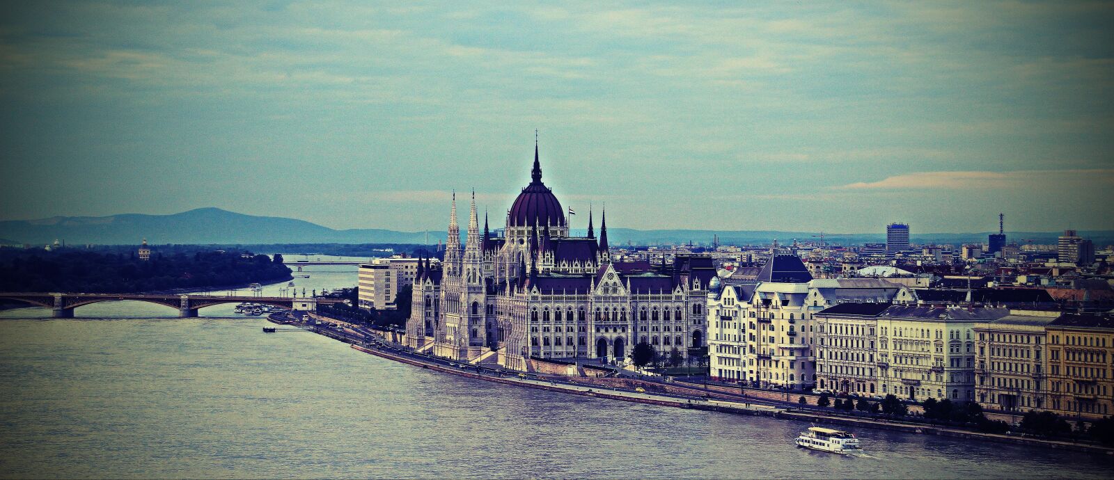 Canon EOS 60D sample photo. Budapest, city, un photography