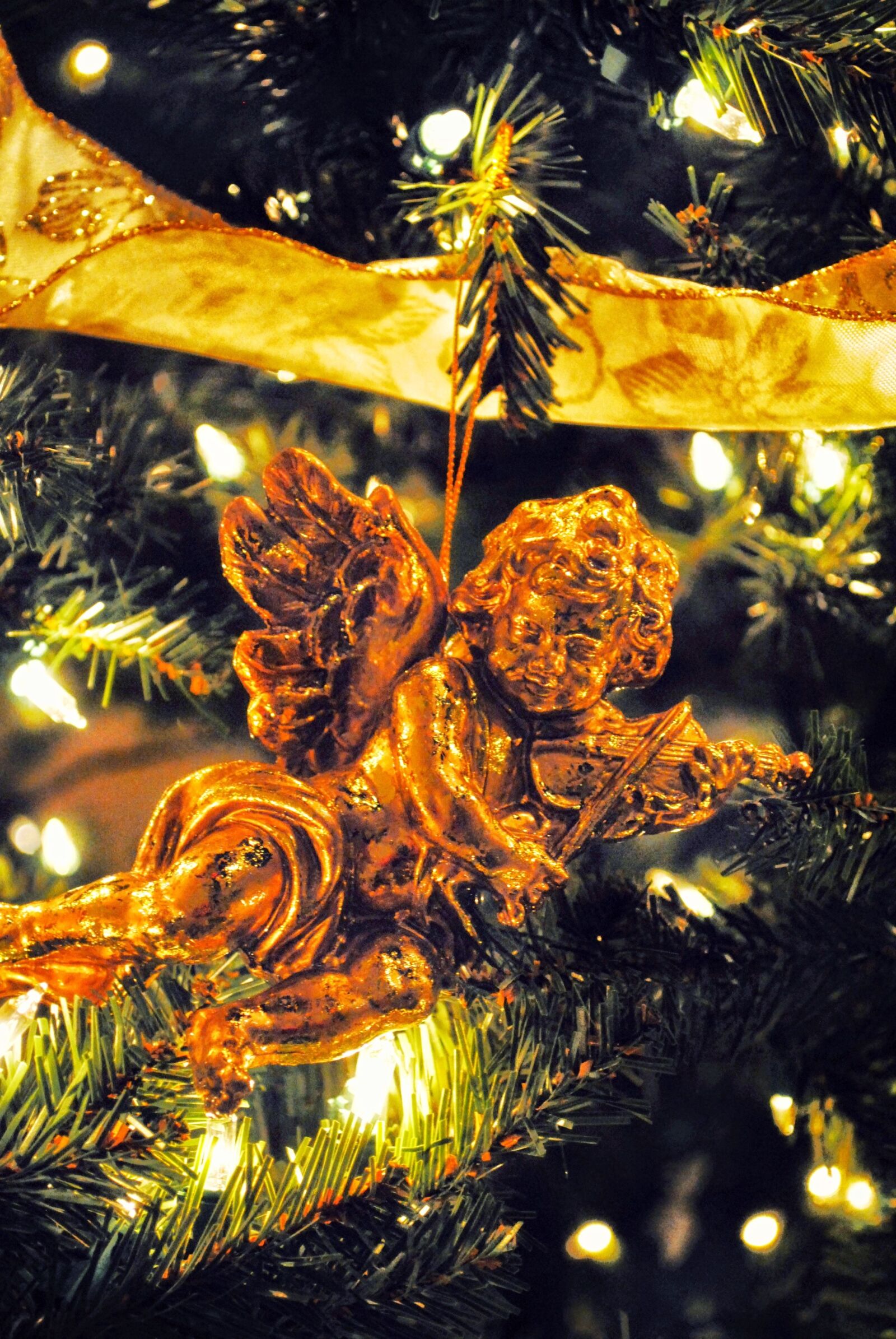 Nikon D3000 sample photo. Angel, ornament, ribbon photography