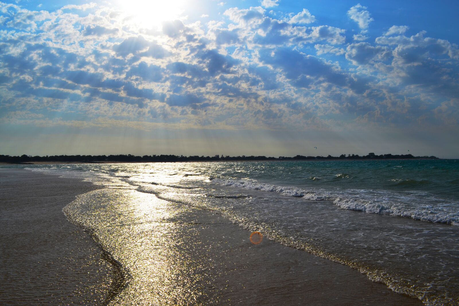 Nikon D3100 sample photo. Beach, kit-shirt, tide photography