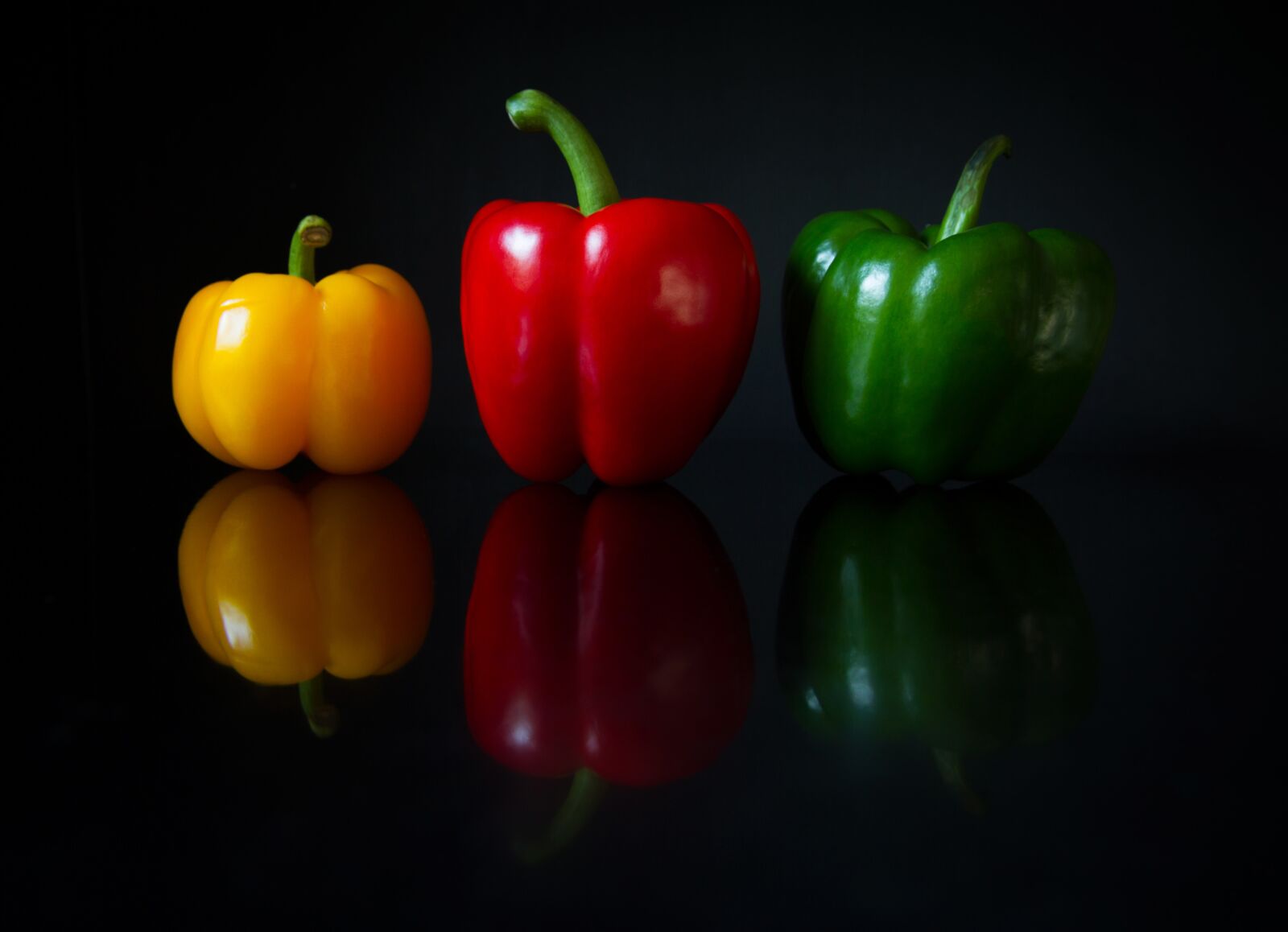 Canon EOS 7D sample photo. Colorful, peppers, black photography
