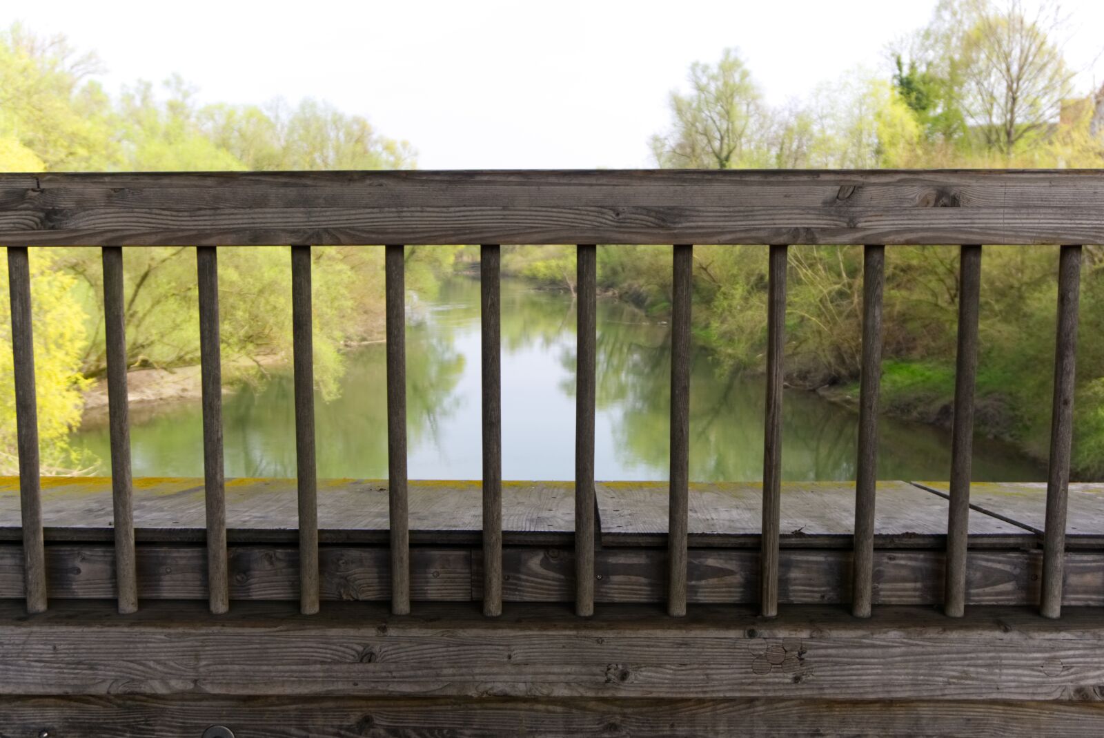 Sony E 16-50mm F3.5-5.6 PZ OSS sample photo. Railing, grid, protection photography