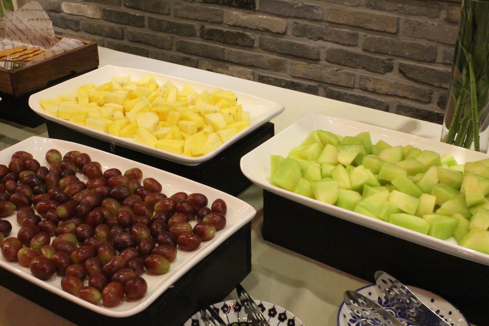 Canon EOS 650D (EOS Rebel T4i / EOS Kiss X6i) sample photo. Food, catering, buffet photography