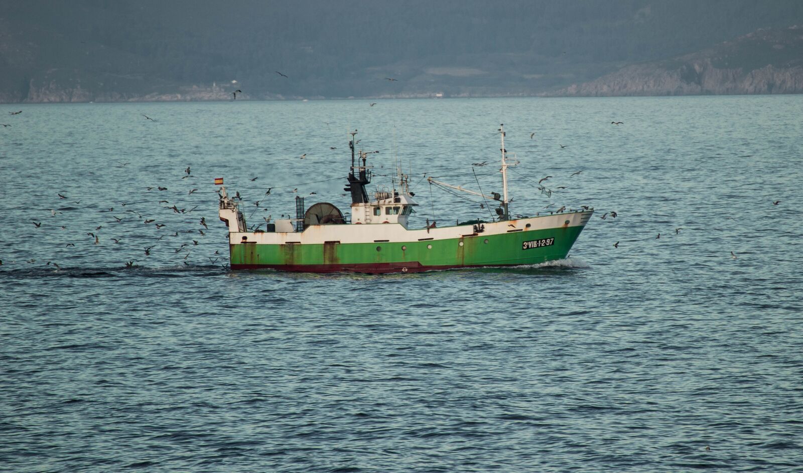 Canon EOS 550D (EOS Rebel T2i / EOS Kiss X4) sample photo. Sea, boat, ocean photography