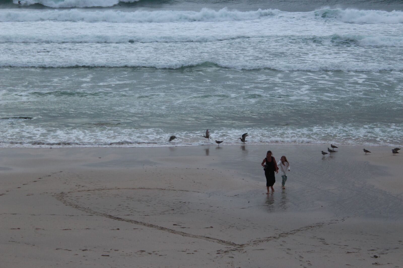 Canon EOS 100D (EOS Rebel SL1 / EOS Kiss X7) sample photo. Beach, mother, mum photography
