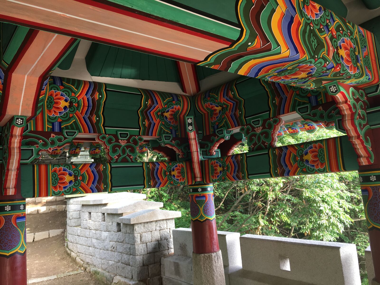 iPhone 6s back camera 4.15mm f/2.2 sample photo. Daenammun, dancheong, korea photography