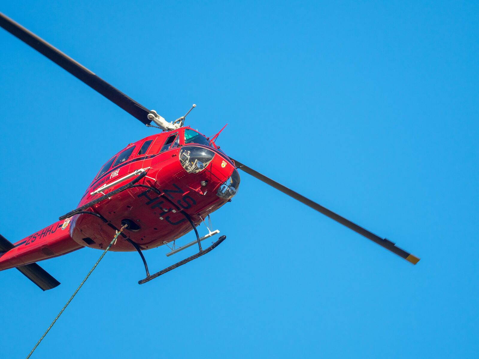 Olympus OM-D E-M1 Mark II + OLYMPUS M.300mm F4.0 sample photo. Fire fighting helicopter, chopper photography
