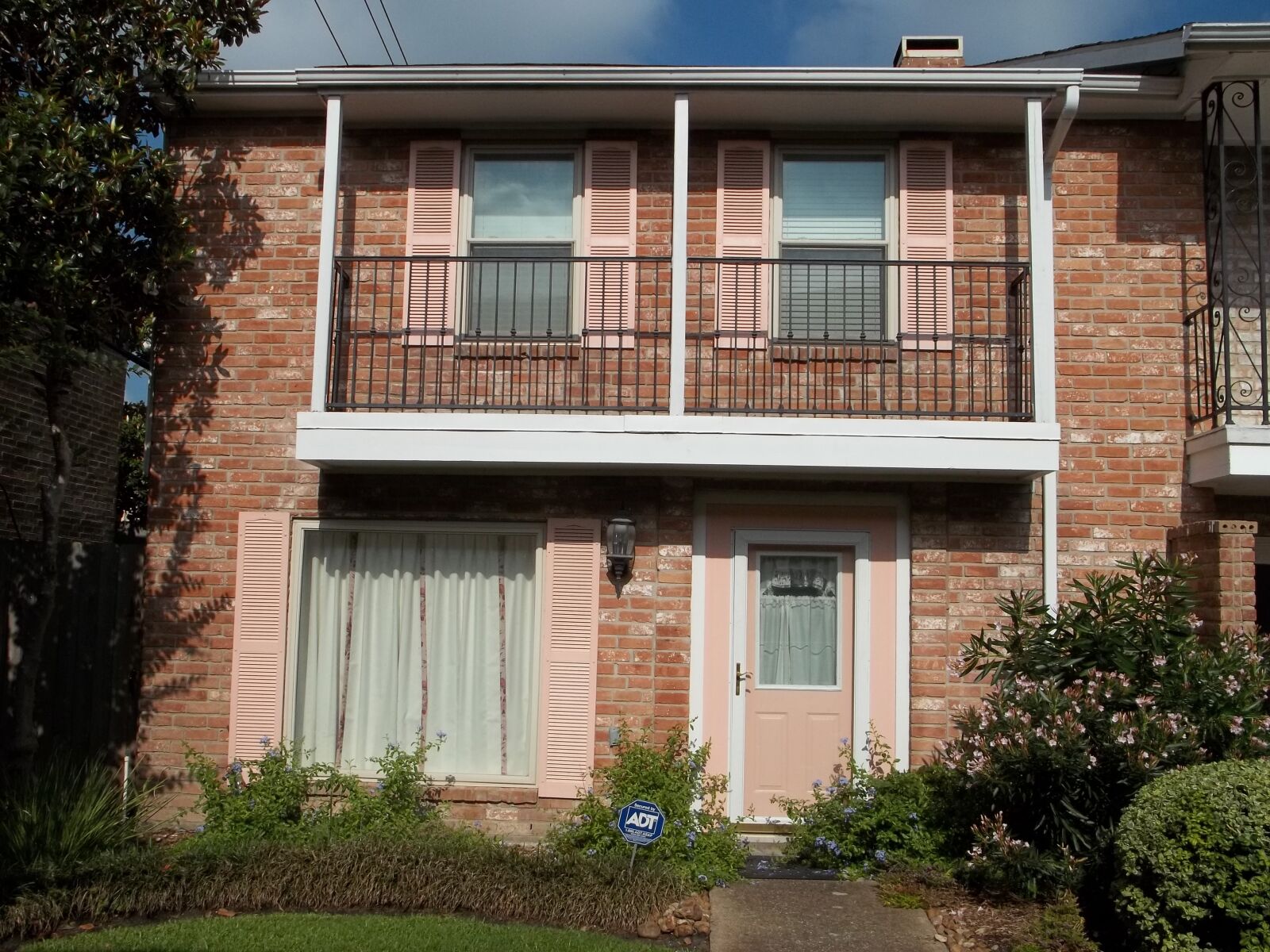 Kodak EASYSHARE C195 DIGITAL CAMERA sample photo. House, townhouse, house exterior photography