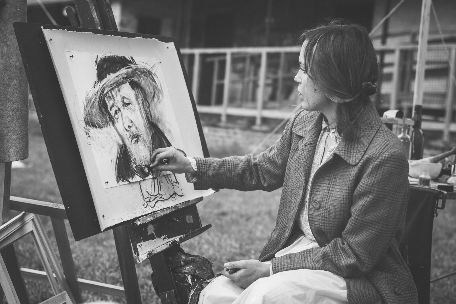 Canon EF 28-70mm f/2.8L USM sample photo. Woman, drawing, a, man photography