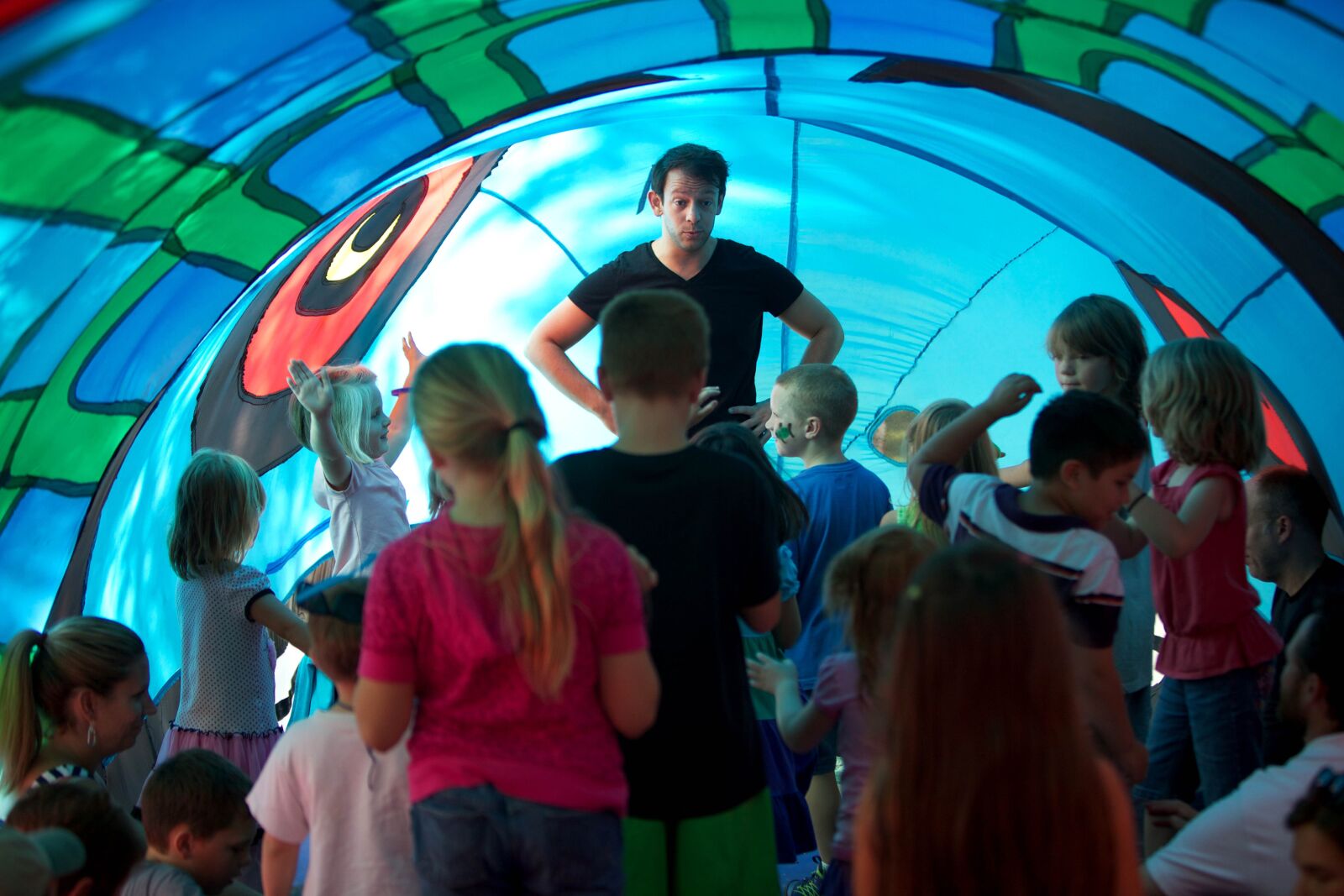 Canon EOS 5D Mark II sample photo. Tent, children, fun, play photography