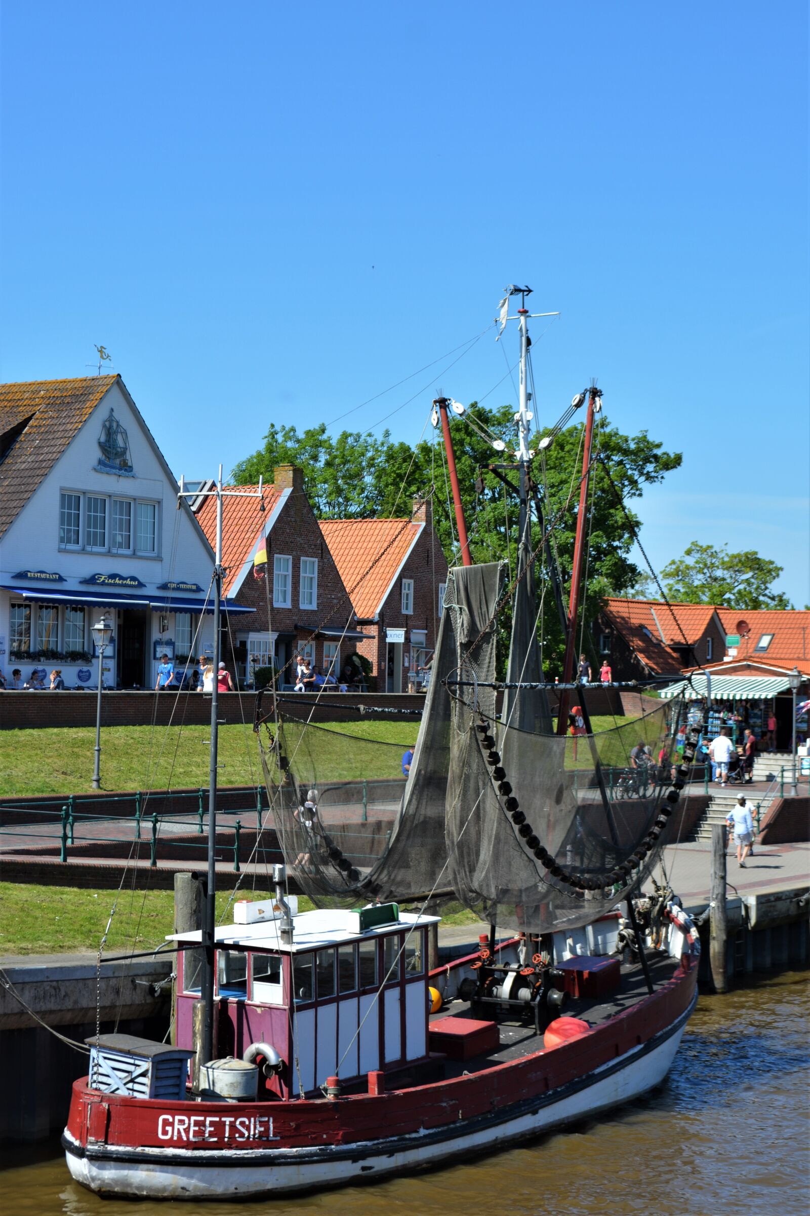 Nikon D5200 sample photo. Greetsiel, fishing boat, east photography