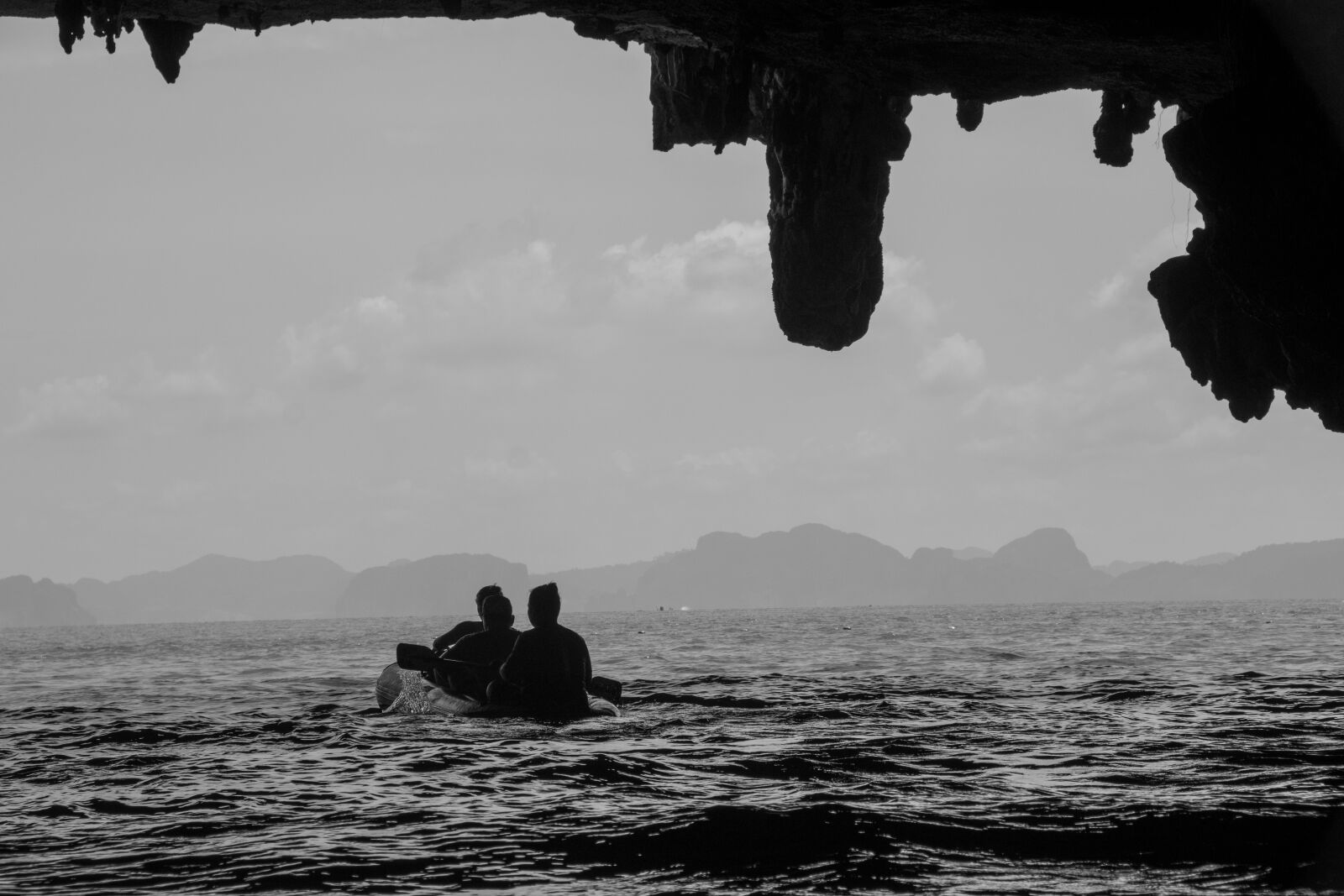 Nikon D5600 sample photo. Cave, sea, black white photography