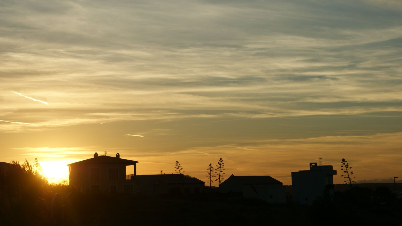 Sony Alpha DSLR-A350 sample photo. Evening light, sunset, vacations photography