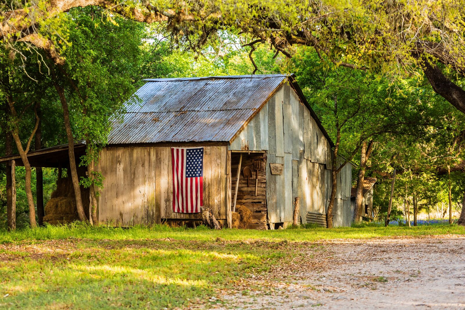 Canon EOS 5D Mark III sample photo. Barn, country, landscape photography