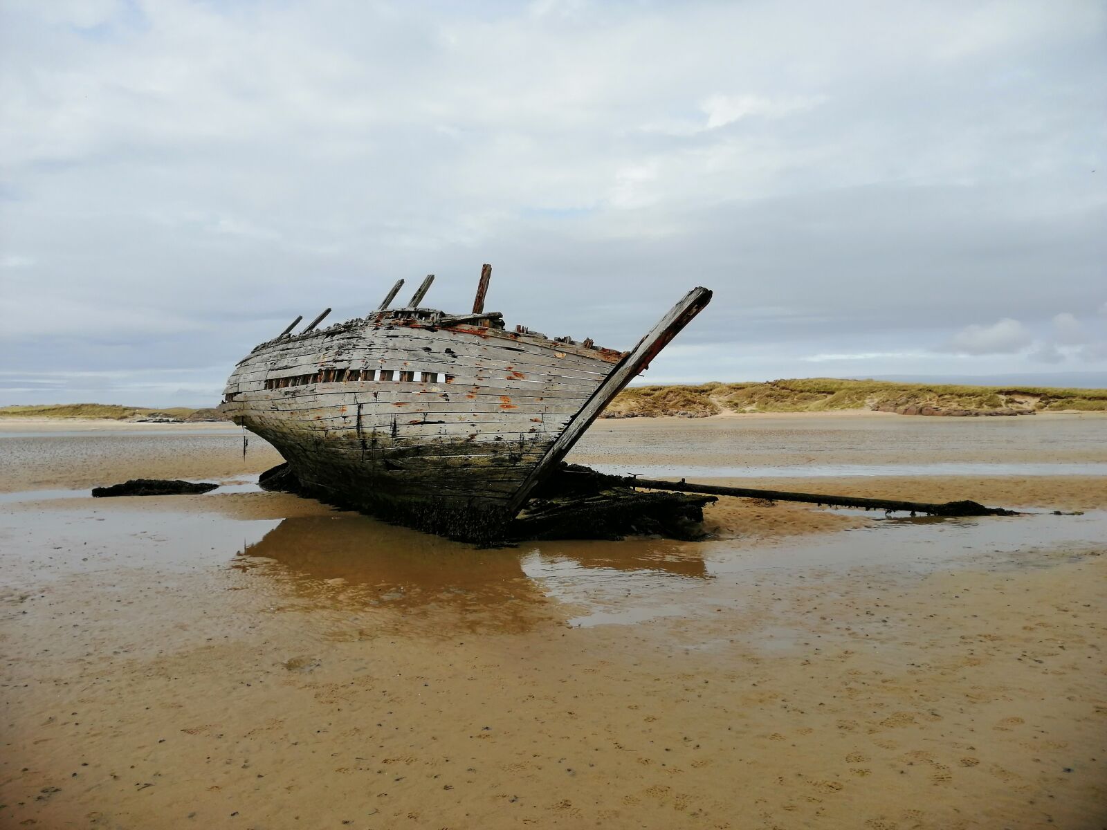 HUAWEI SNE-LX1 sample photo. Bad eddie, shipwreck, bunbeg photography