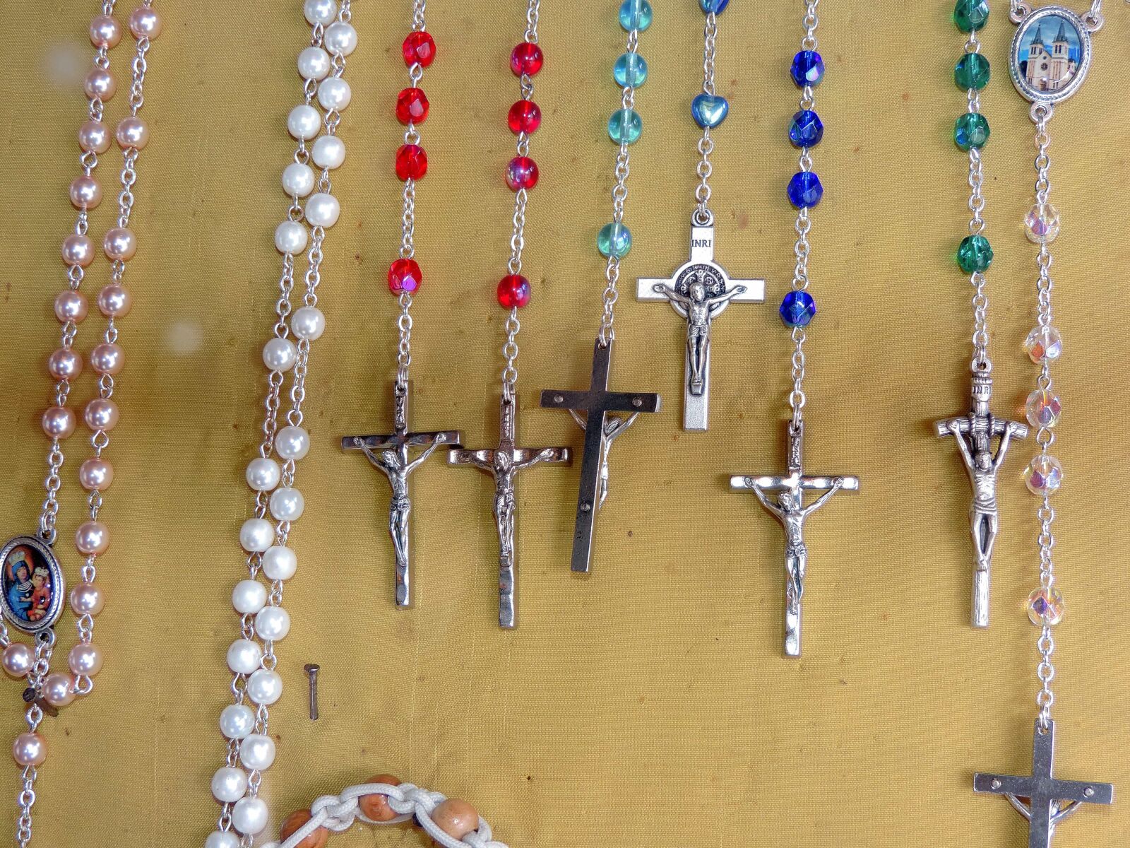 Nikon Coolpix P520 sample photo. Christianity, gifts, jewelry, religious photography