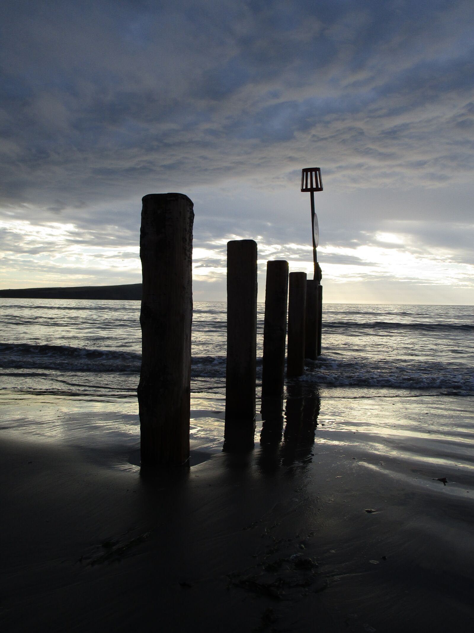Canon IXUS 190 sample photo. Newport beach, wales, clouds photography