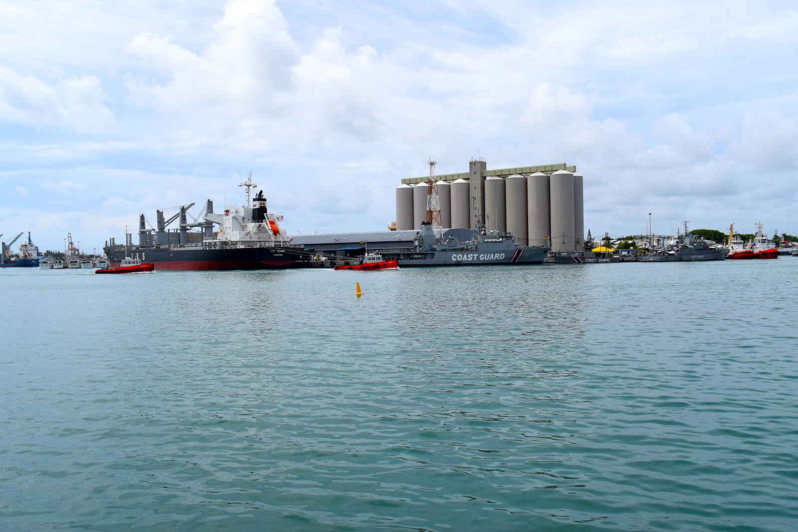 Nikon D3300 sample photo. Port, ship, bank photography