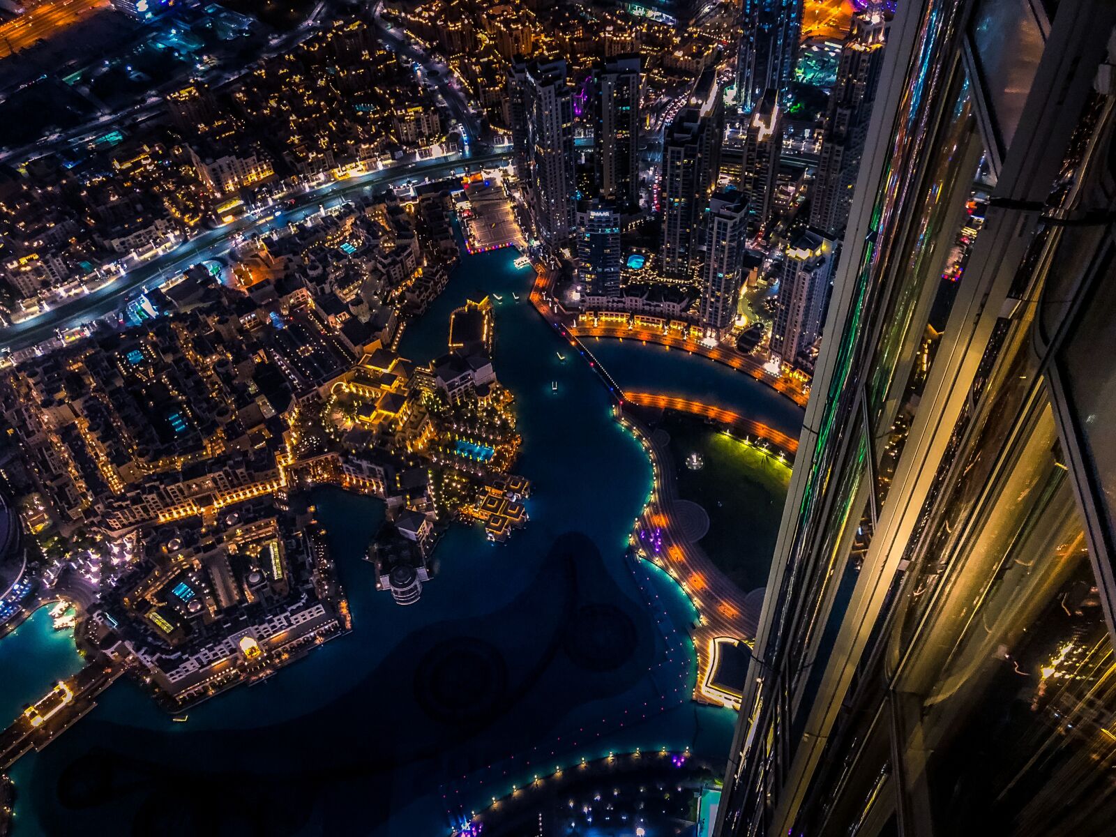 iPhone X back dual camera 4mm f/1.8 sample photo. Dubai, city, architecture photography