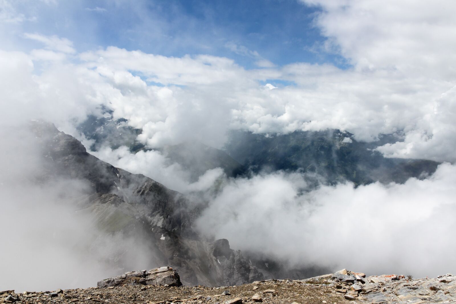 Canon EOS 600D (Rebel EOS T3i / EOS Kiss X5) sample photo. View, mountains, stubaital photography