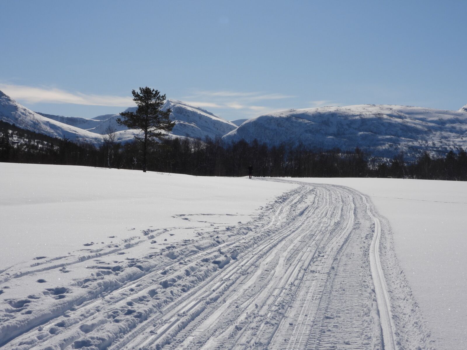 Nikon Coolpix P1000 sample photo. Mountain, winter, ski vallnord photography