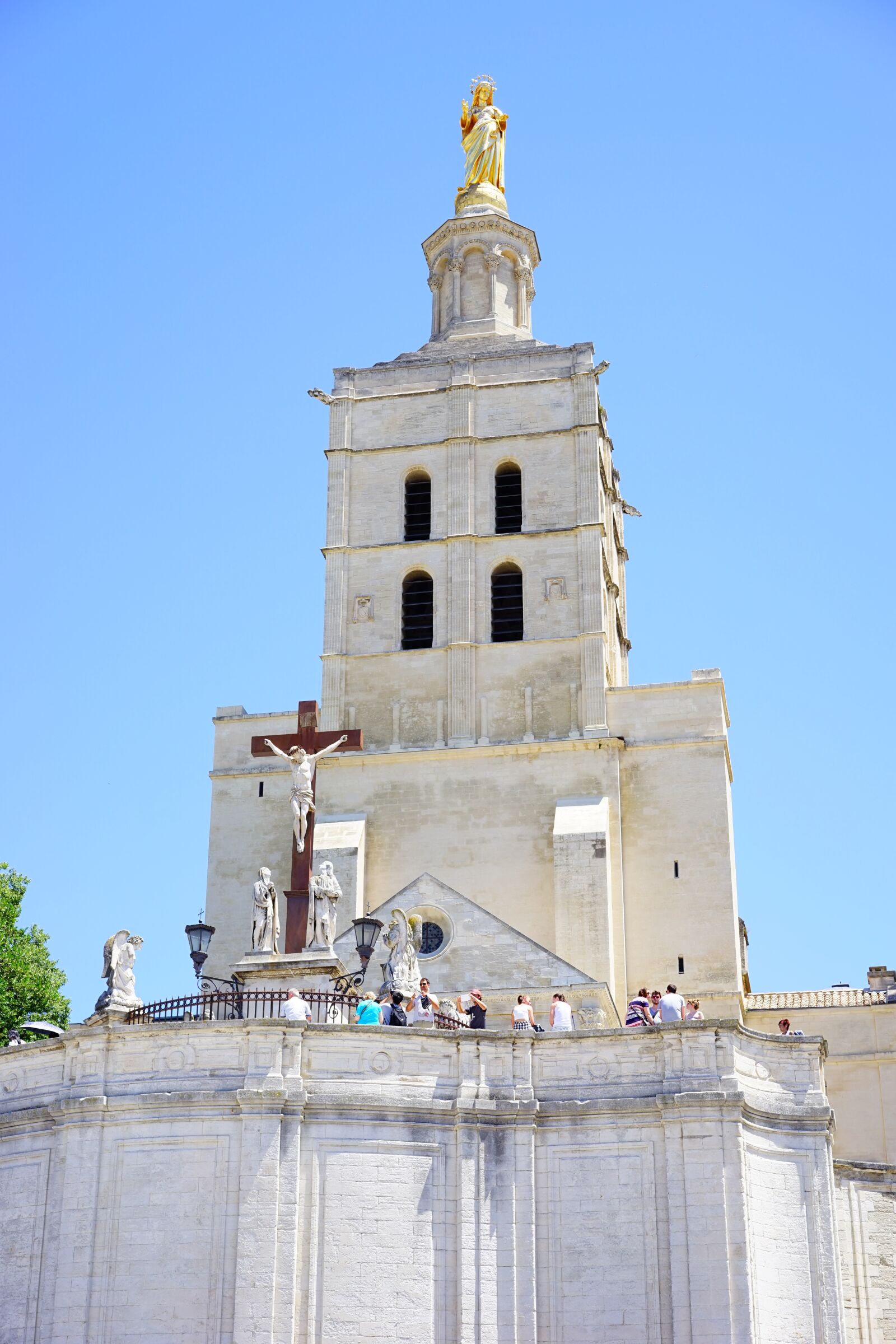 Sony a7 + Sony Sonnar T* FE 55mm F1.8 ZA sample photo. Cathedral notre-dame-des-doms, figure, golden photography