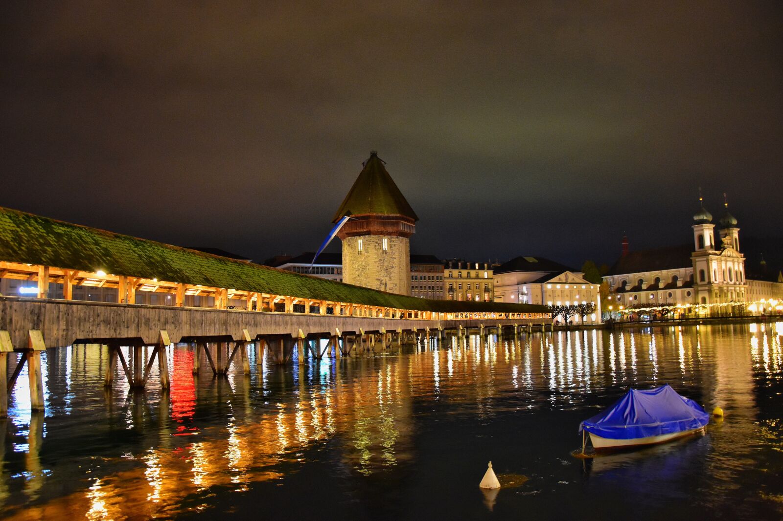 Nikon D5600 sample photo. Lucerne, night, bridge photography
