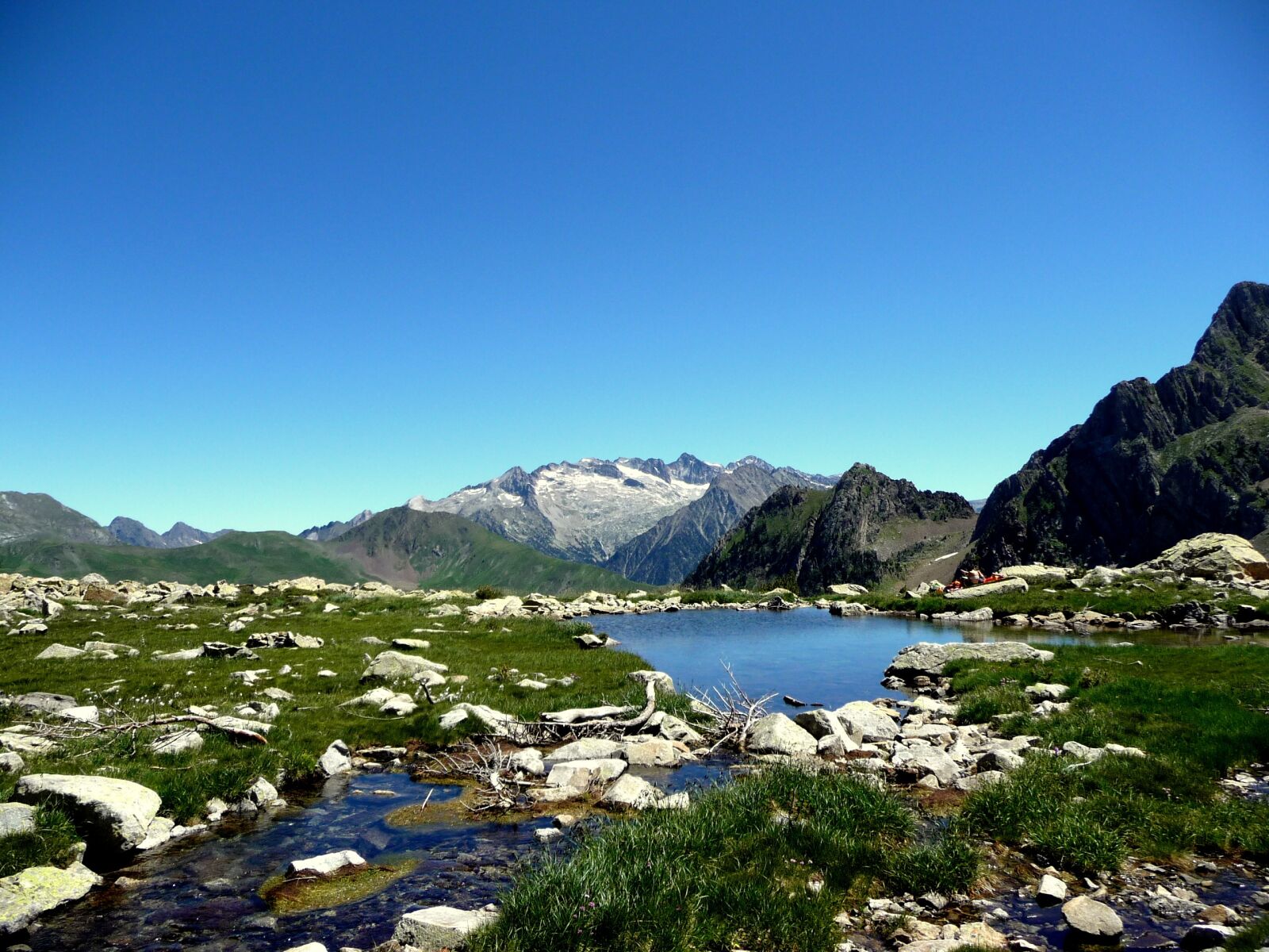 Panasonic Lumix DMC-TZ4 sample photo. Mountain, benasque valley, lake photography