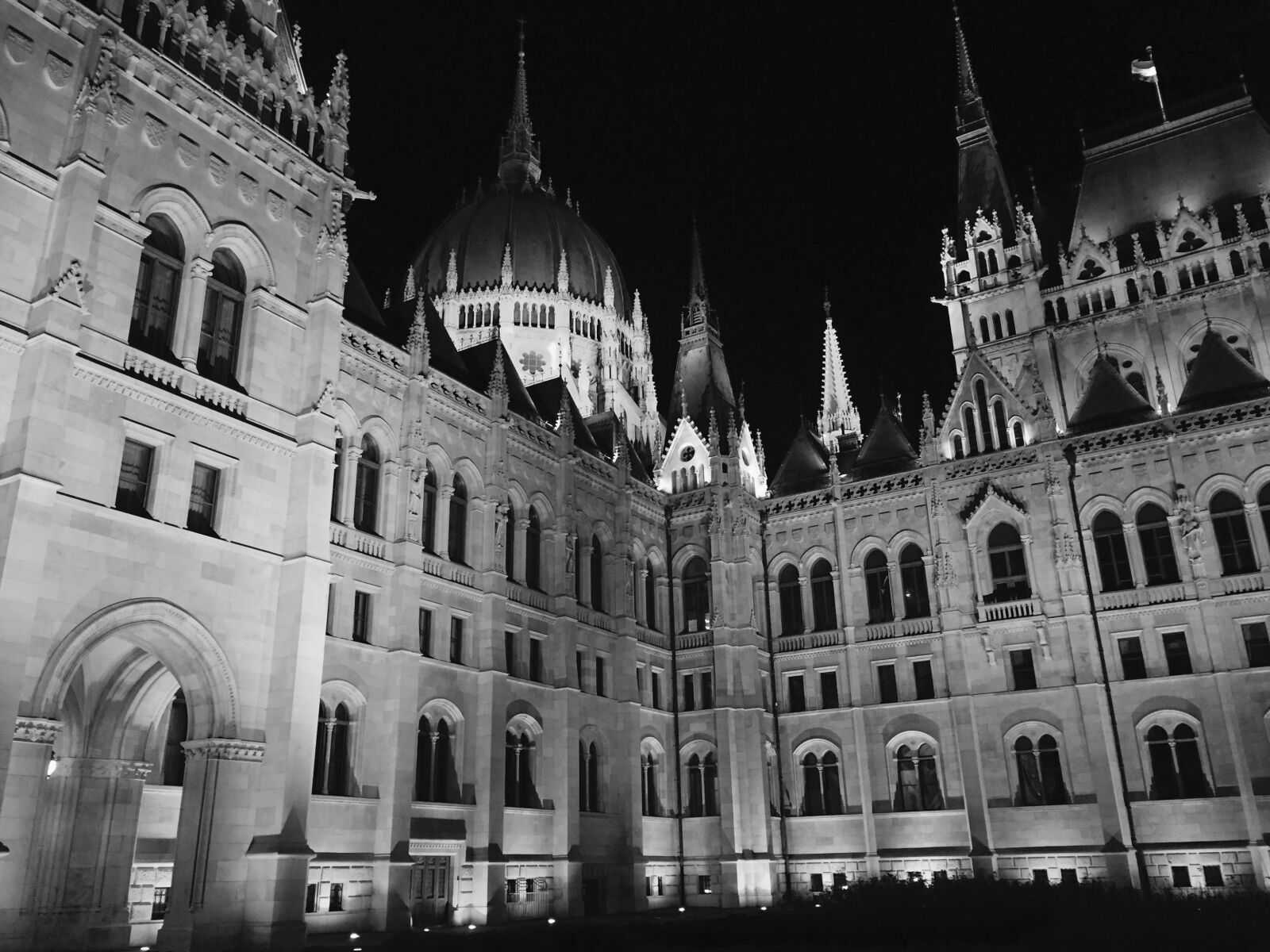Apple iPhone 6 sample photo. Budapest, houses of parliament photography