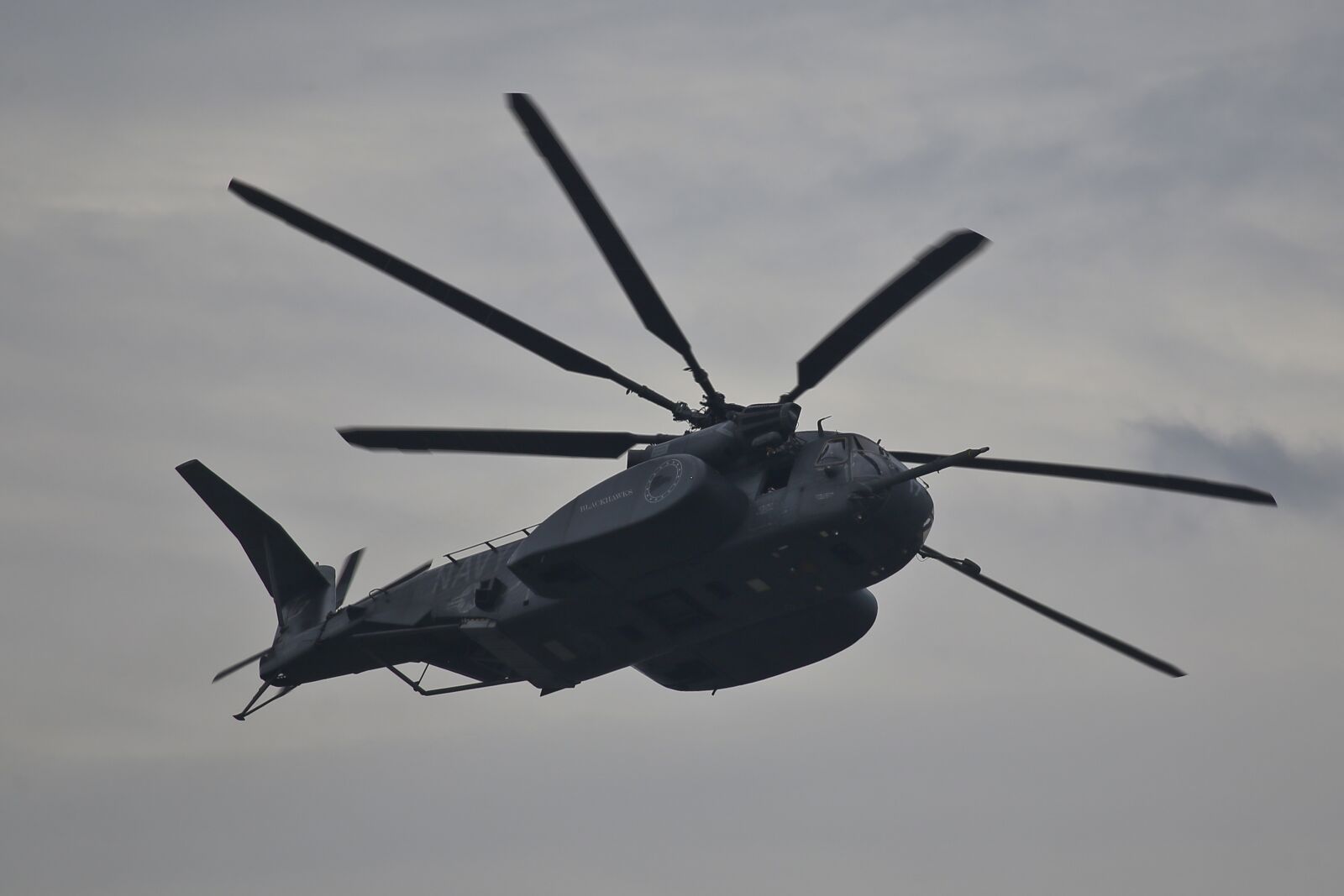 Canon EF 100-400mm F4.5-5.6L IS USM sample photo. Mh-53 sea dragon, flight photography
