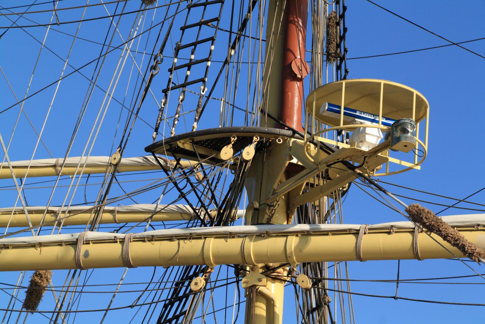 Canon EOS 1000D (EOS Digital Rebel XS / EOS Kiss F) sample photo. Ship, sailing, boat photography