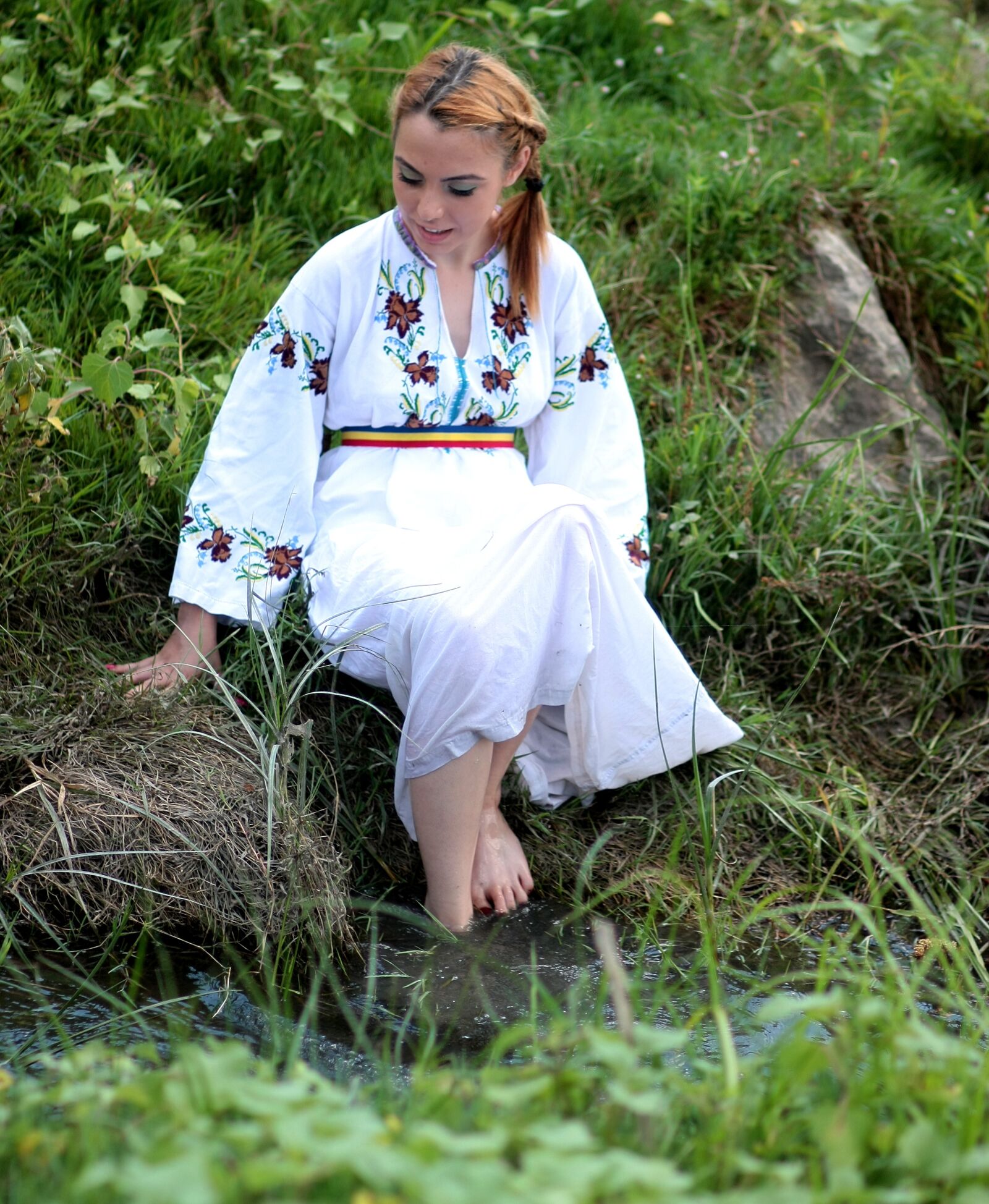 Canon EOS 450D (EOS Rebel XSi / EOS Kiss X2) sample photo. Girl, peasant woman, tradition photography